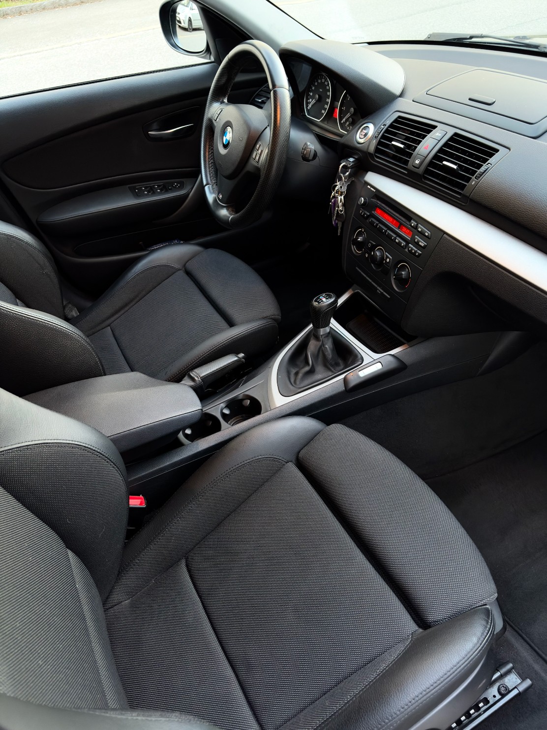 BMW 116i Dynamic Edition-image-6