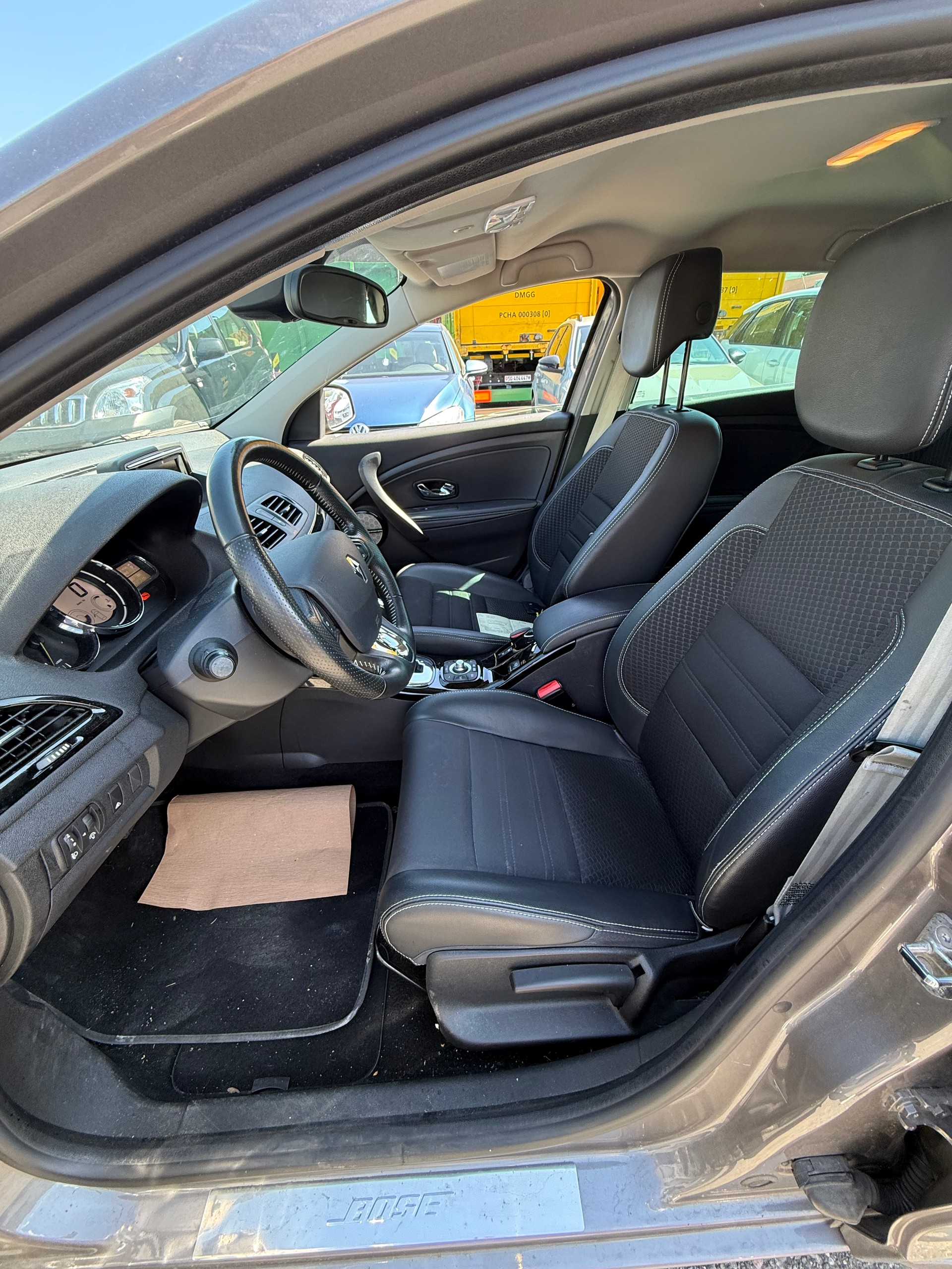 RENAULT Mégane Grandtour 1.2 16V Turbo Swiss Edition EDC-image-4