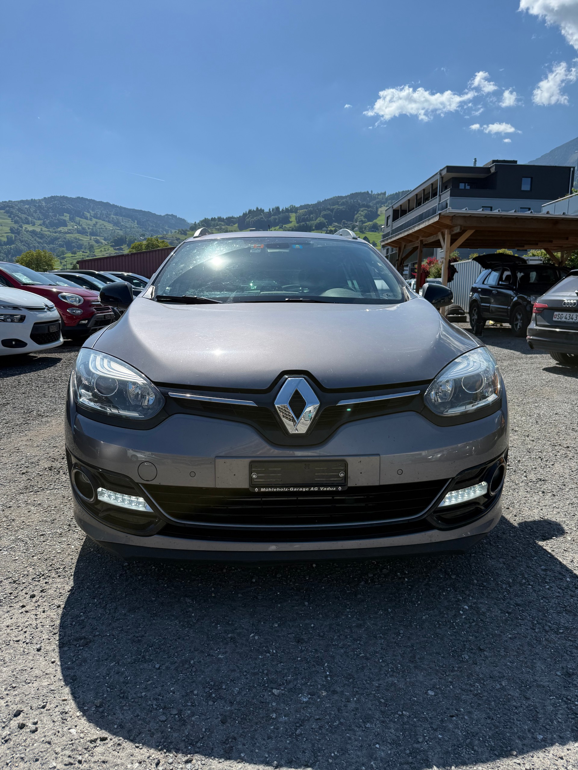 RENAULT Mégane Grandtour 1.2 16V Turbo Swiss Edition EDC-image-1