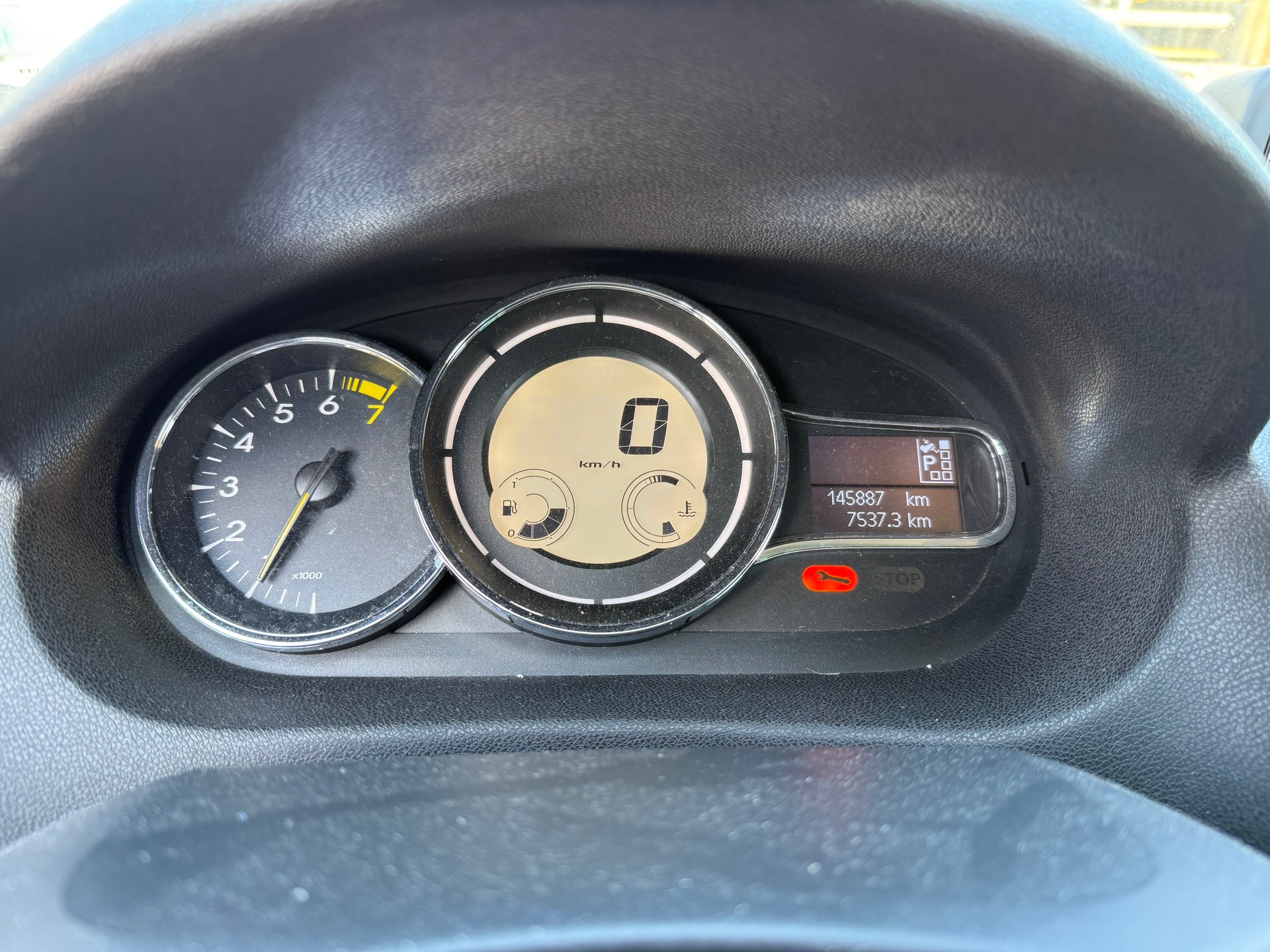 RENAULT Mégane Grandtour 1.2 16V Turbo Swiss Edition EDC-image-11