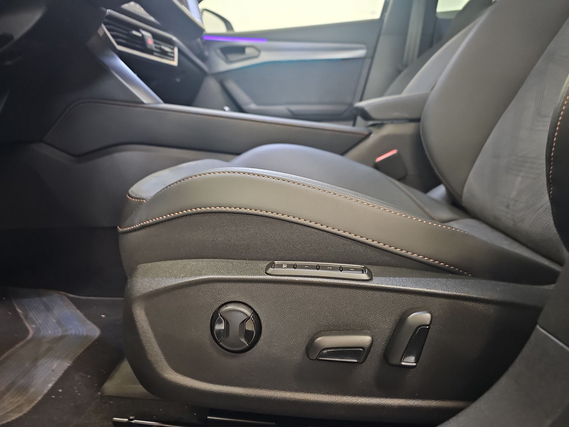 CUPRA Formentor 1.5 TSI DSG-image-17
