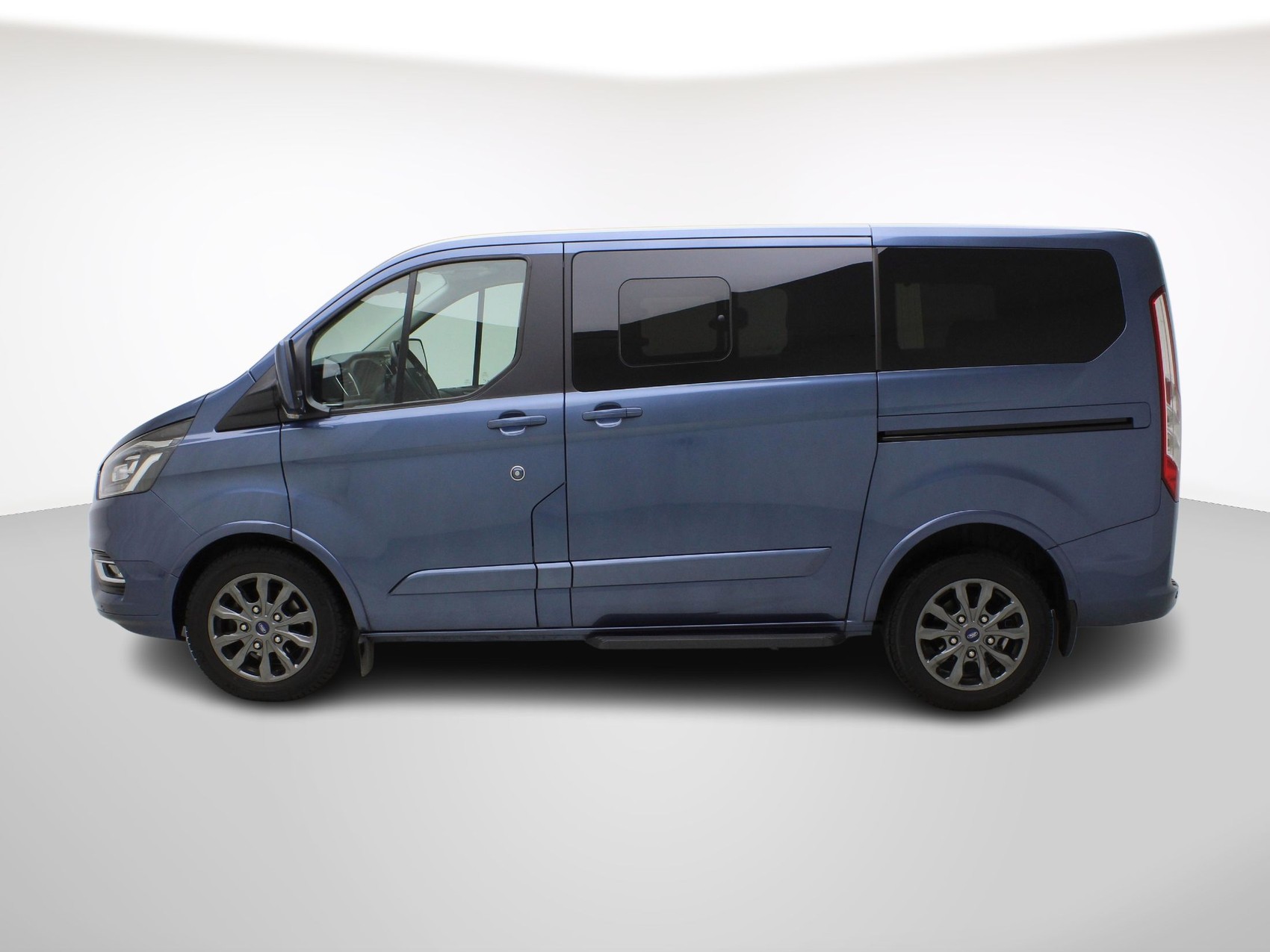 FORD Tourneo Custom Bus 320 L1 2.0 TDCi Titanium X-image-1
