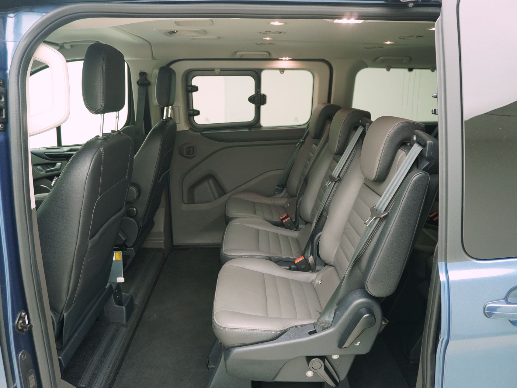 FORD Tourneo Custom Bus 320 L1 2.0 TDCi Titanium X-image-9