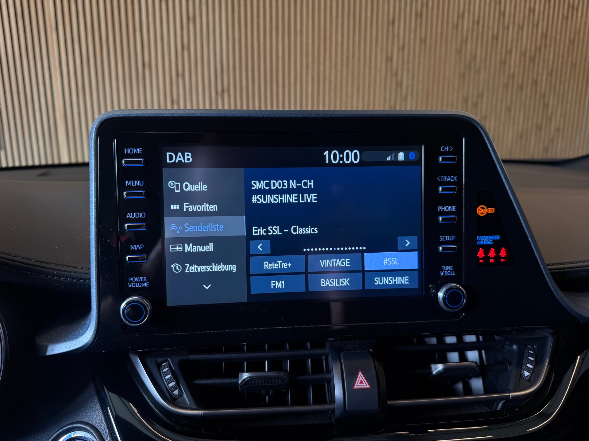 TOYOTA C-HR 2.0 VVTi HSD Trend-image-15