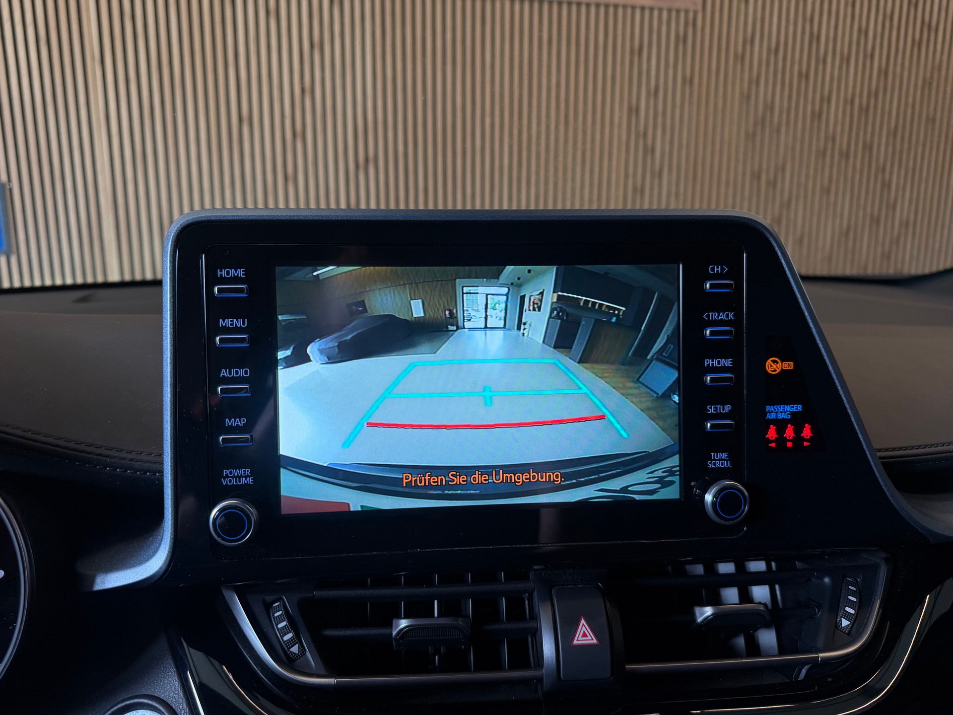 TOYOTA C-HR 2.0 VVTi HSD Trend-image-14