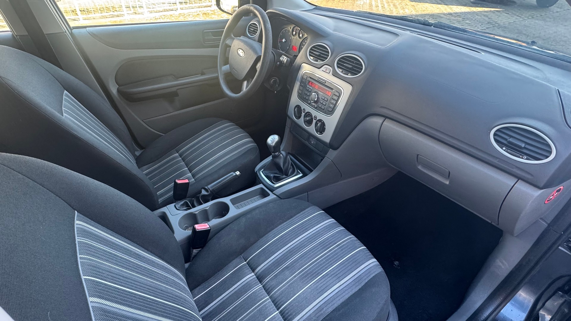 FORD Focus 1.6i Carving-image-7