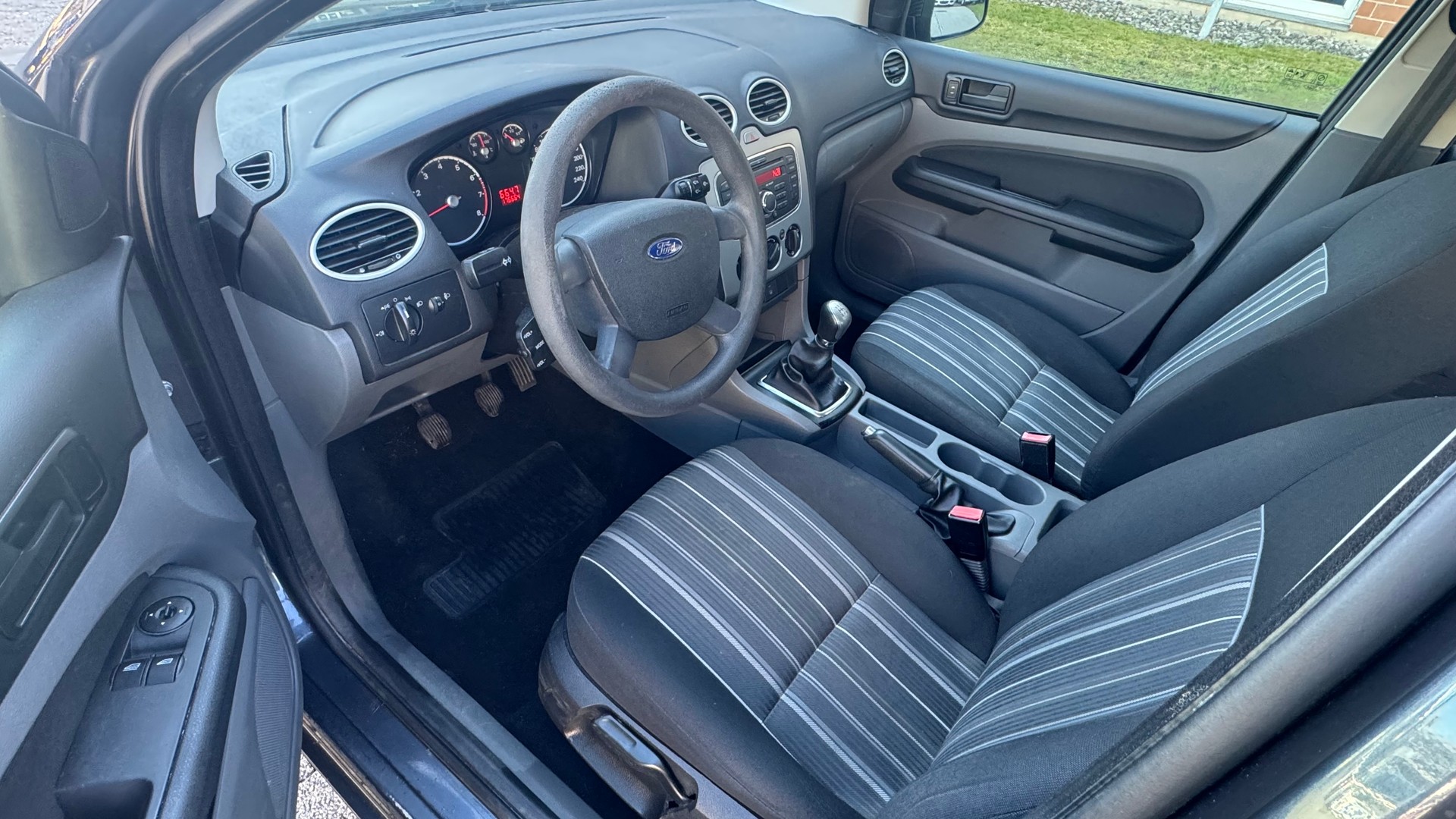 FORD Focus 1.6i Carving-image-5