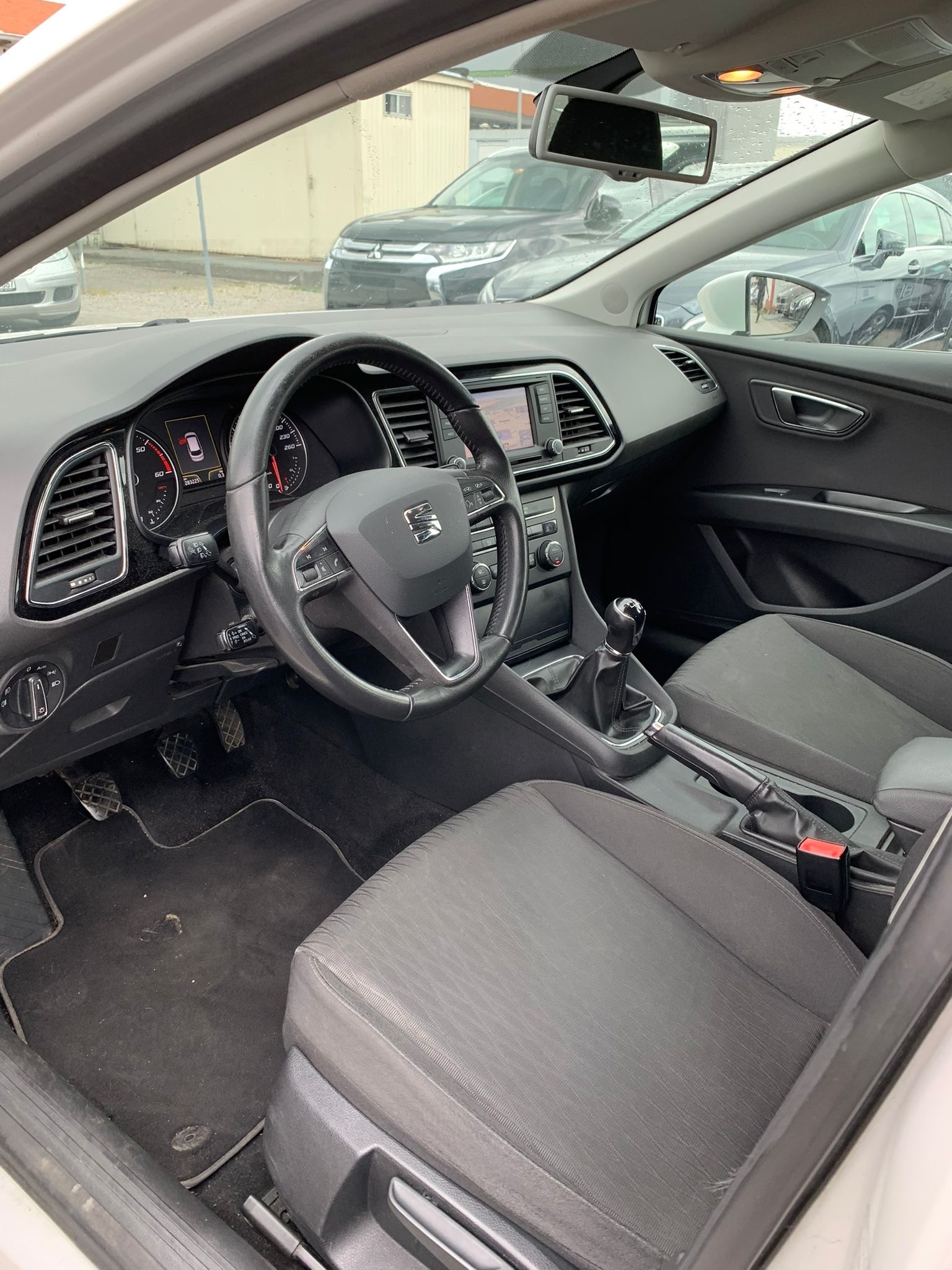 SEAT Leon ST 1.6 TDI Style 4Drive 4X4 (Klimatronik * Alufelgen * Sensoren * Multilenkrad * Led * Navigation * AHK * BO5)-image-12