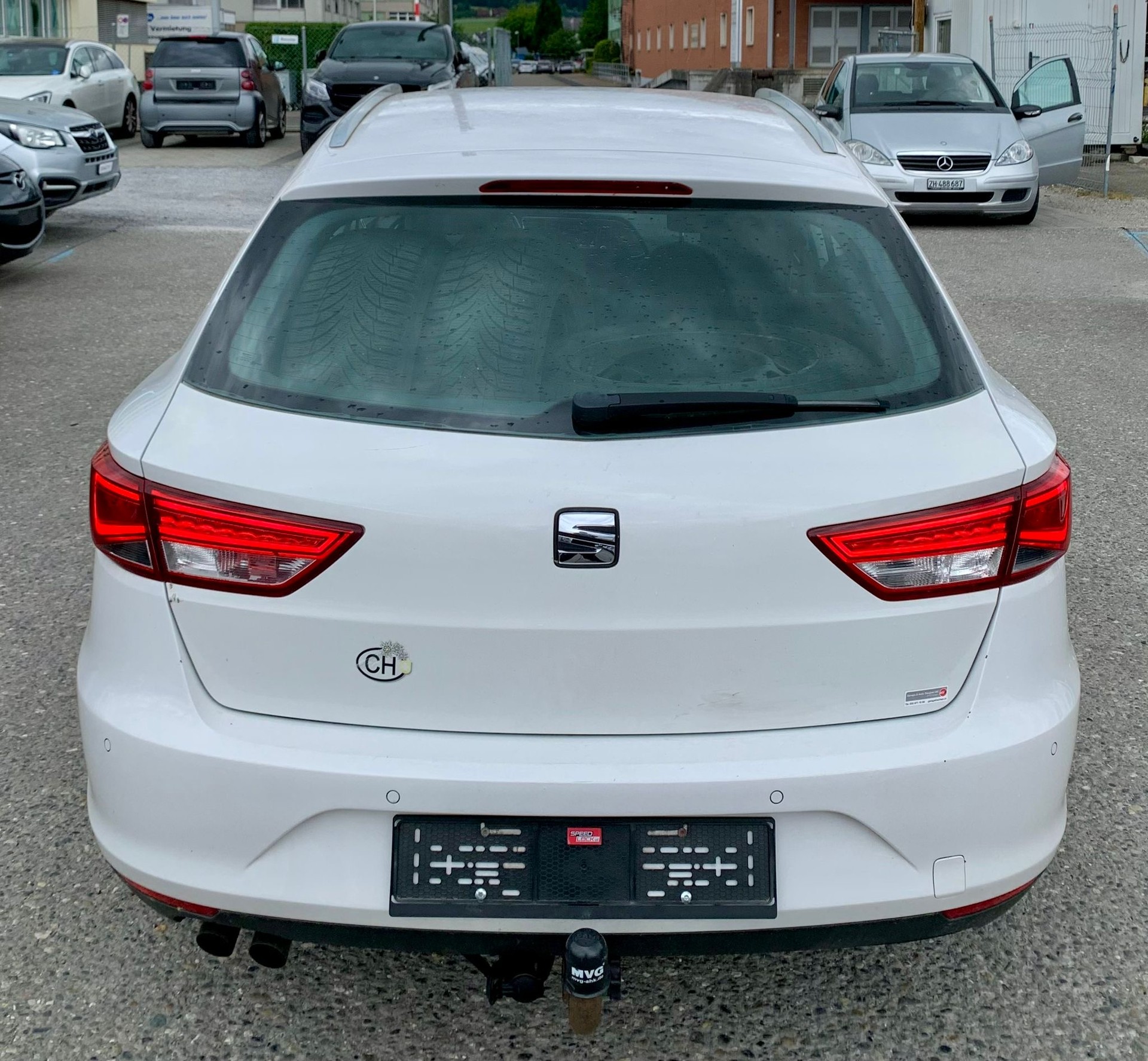 SEAT Leon ST 1.6 TDI Style 4Drive 4X4 (Klimatronik * Alufelgen * Sensoren * Multilenkrad * Led * Navigation * AHK * BO5)-image-1