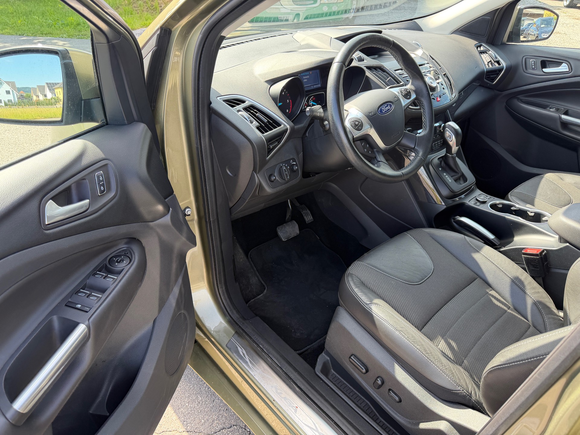 FORD Kuga 2.0 TDCi Titanium S 4WD PowerShift-image-11