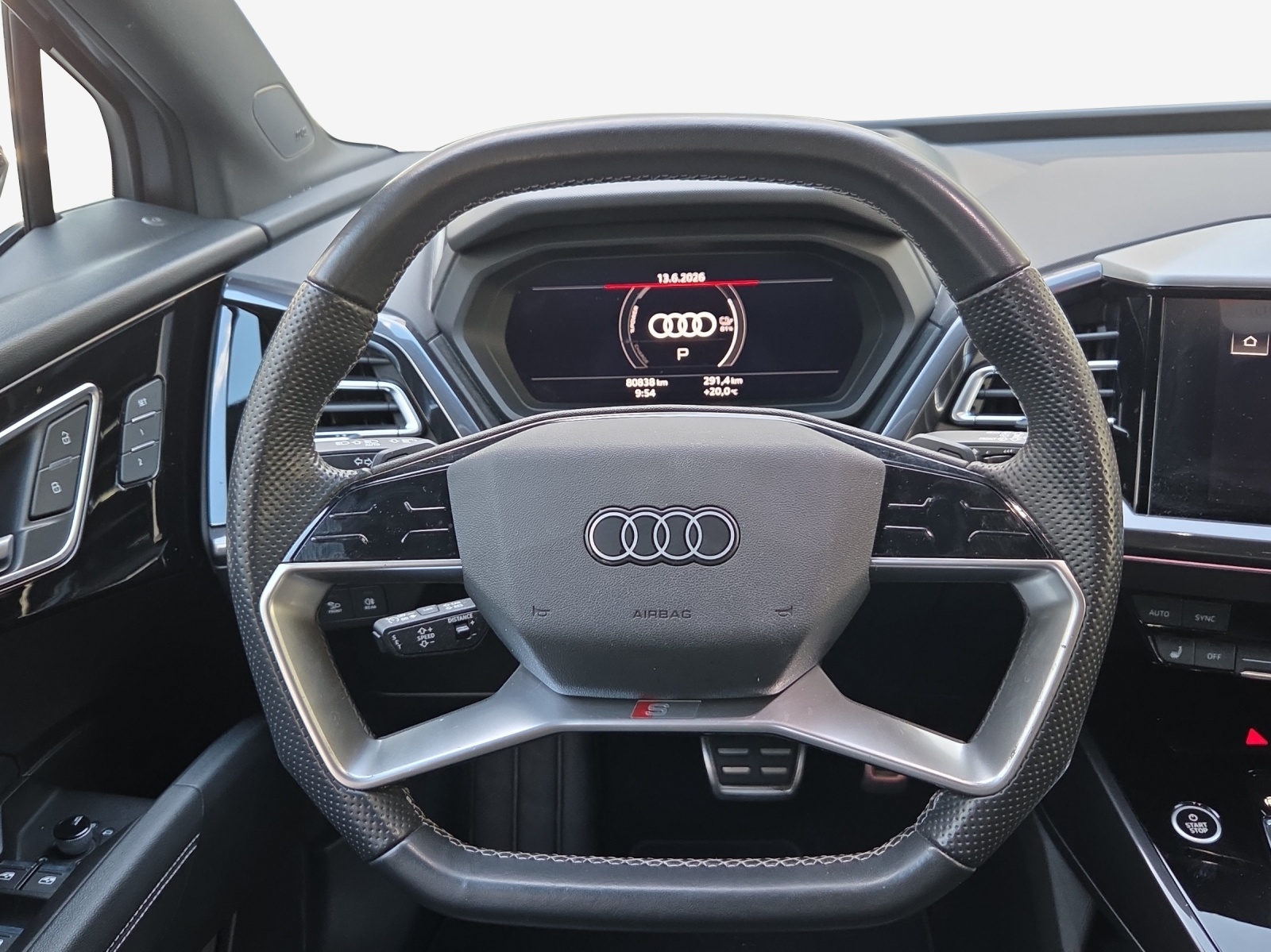 AUDI Q4 e-tron 50 quattro-image-9