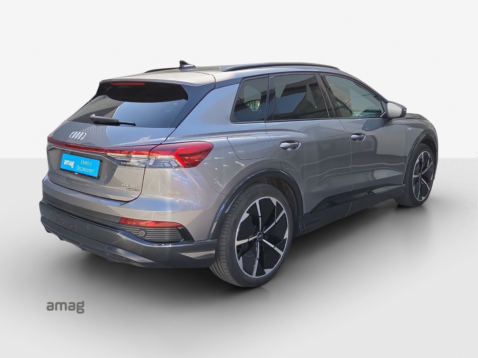 AUDI Q4 e-tron 50 quattro-image-4