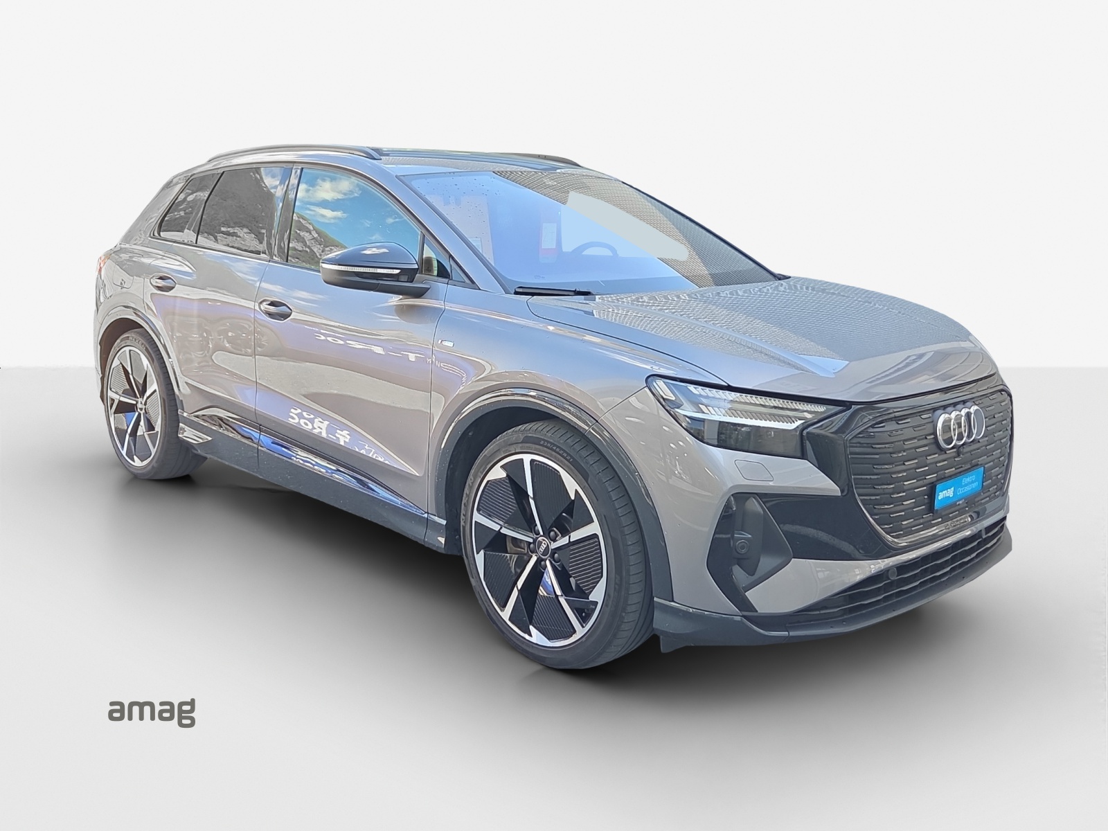 AUDI Q4 e-tron 50 quattro-image-5