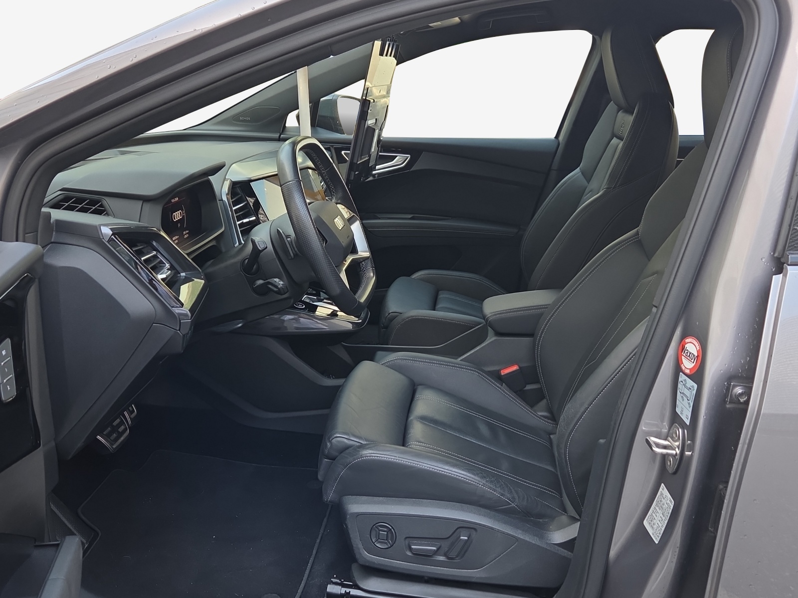 AUDI Q4 e-tron 50 quattro-image-7