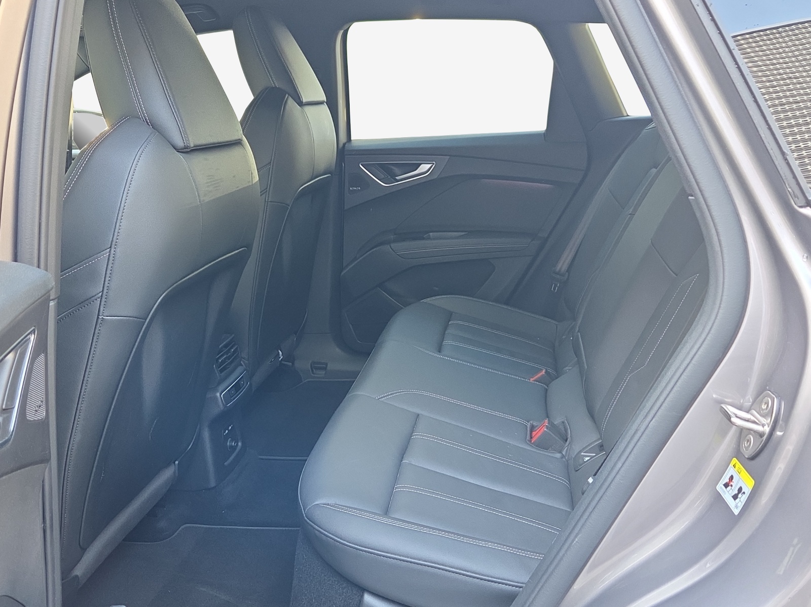 AUDI Q4 e-tron 50 quattro-image-11