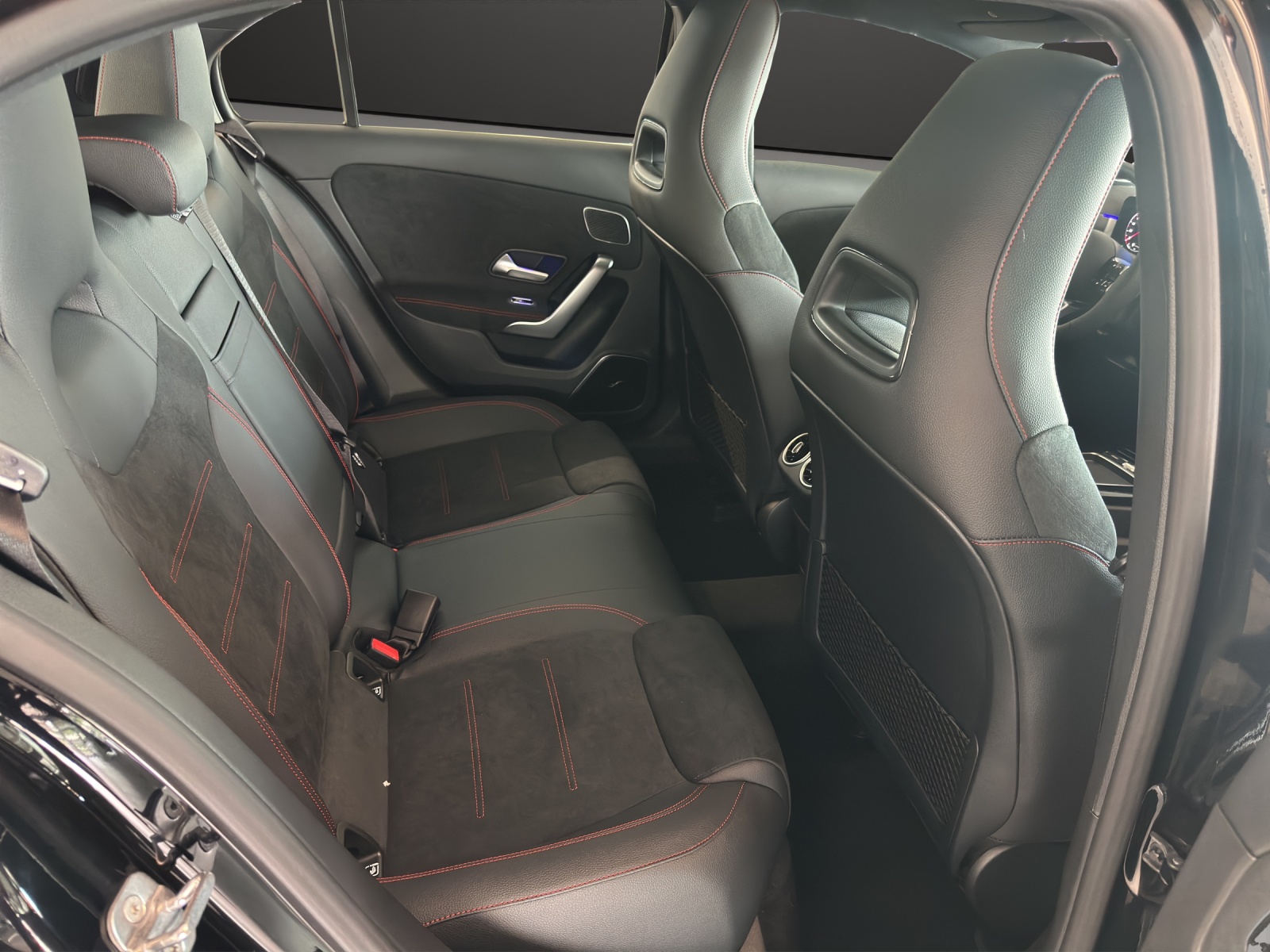 MERCEDES-BENZ A 250 4Matic 8G-DCT-image-11