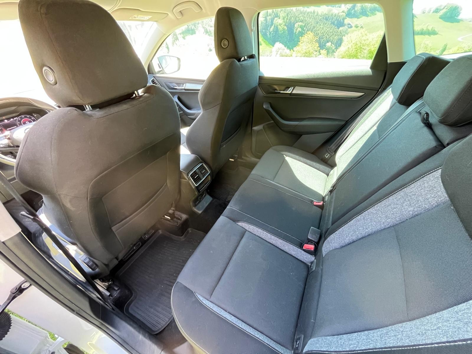 SKODA Karoq 1.5 TSI ACT Ambition DSG-image-11