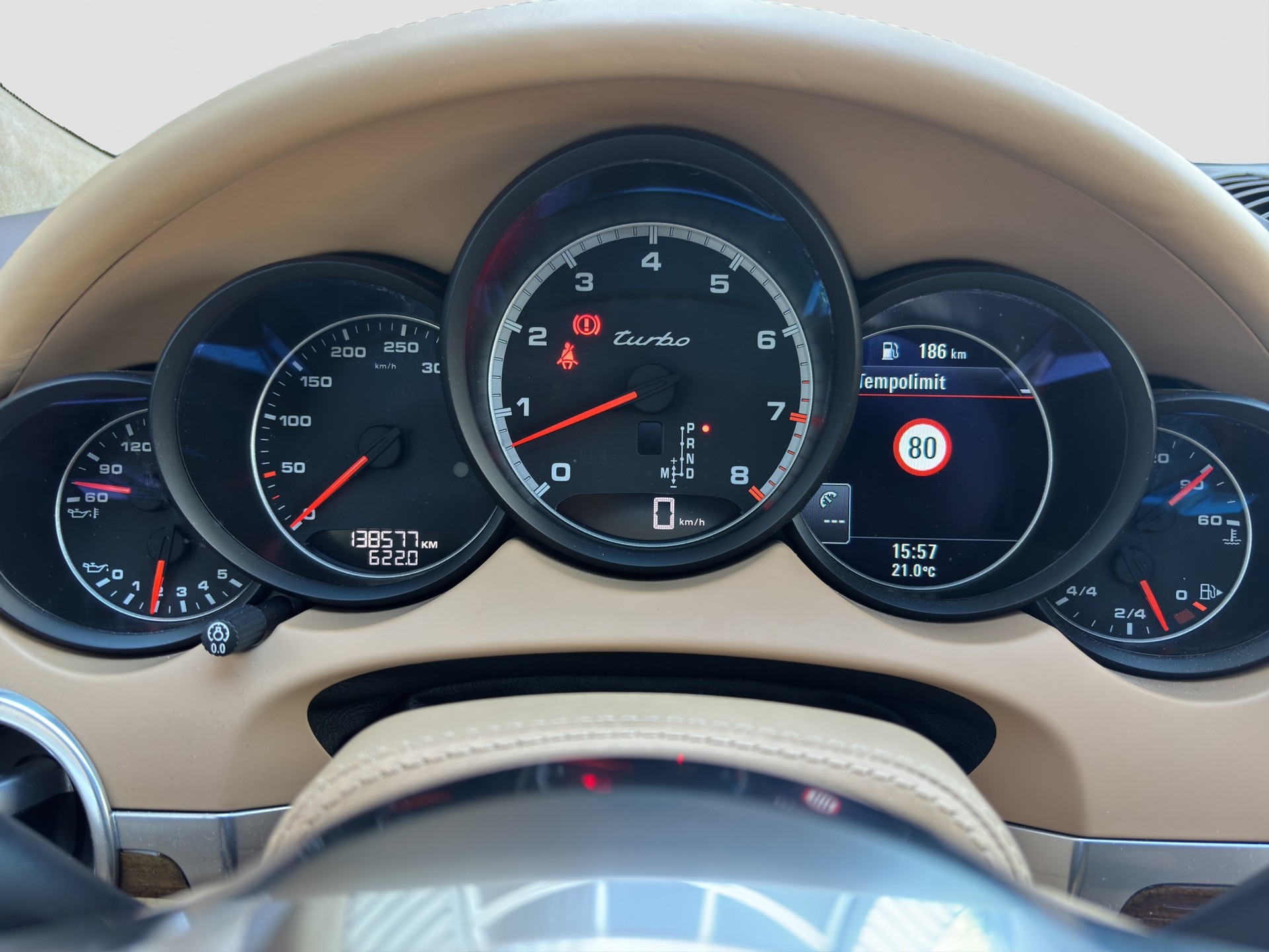 PORSCHE Cayenne Turbo-image-5