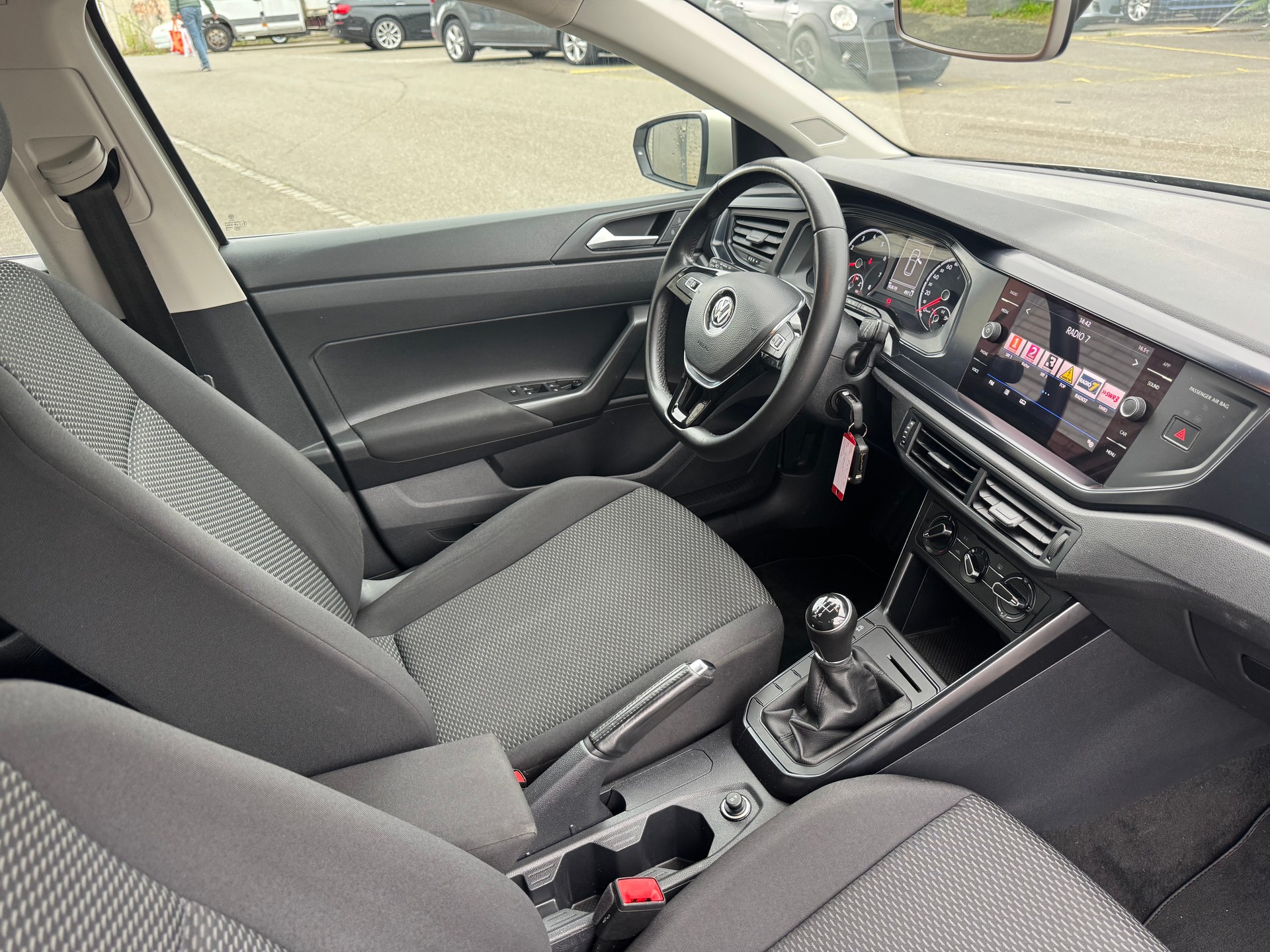VW Polo 1.0 BMT Trendline-image-8