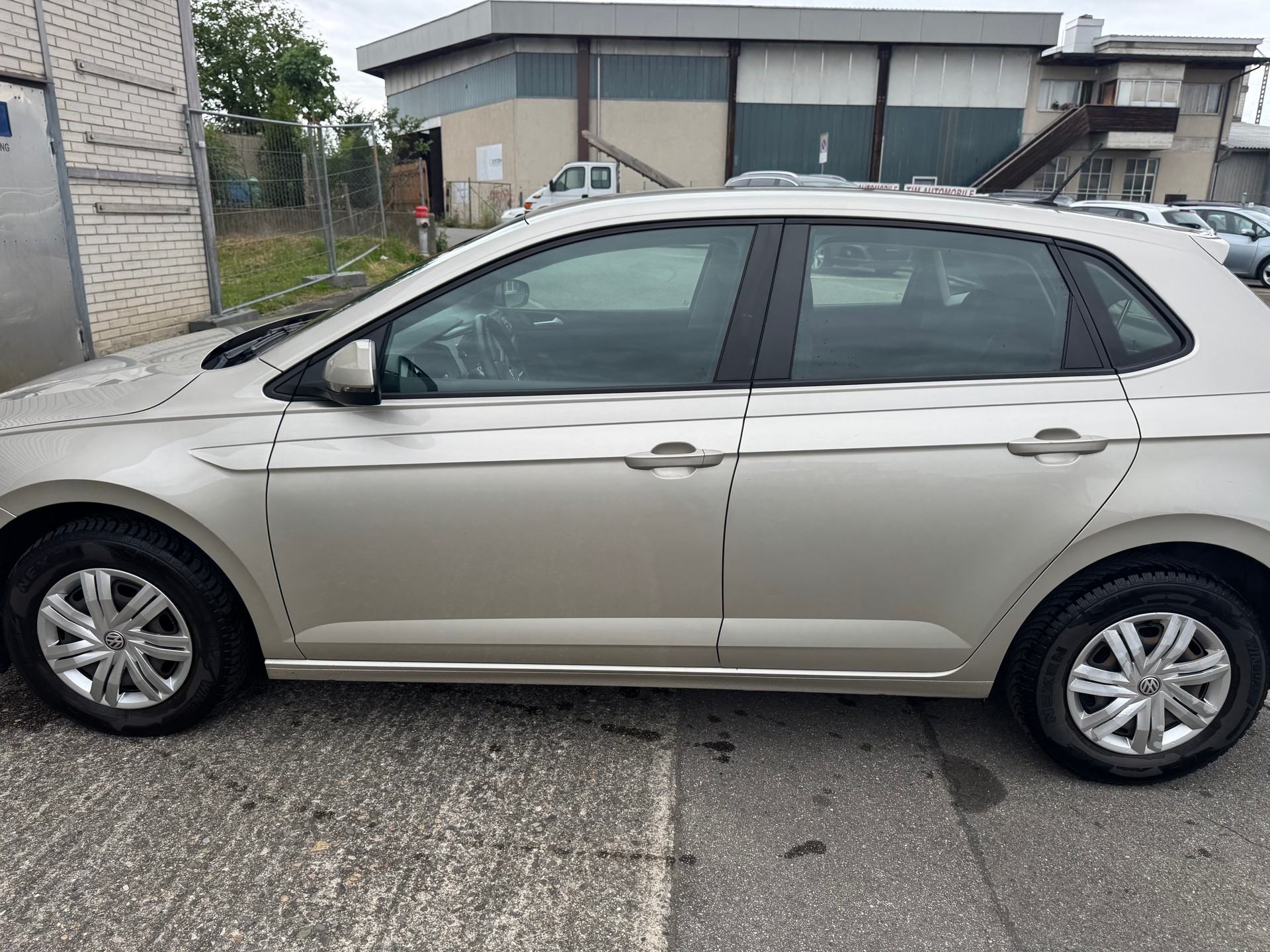 VW Polo 1.0 BMT Trendline-image-6