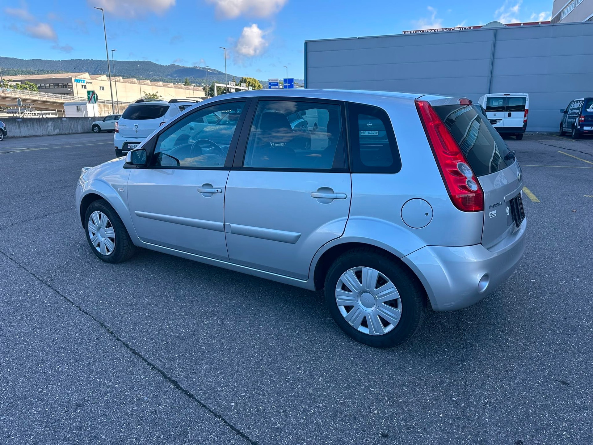 FORD Fiesta 1.4 16V Trend-image-1