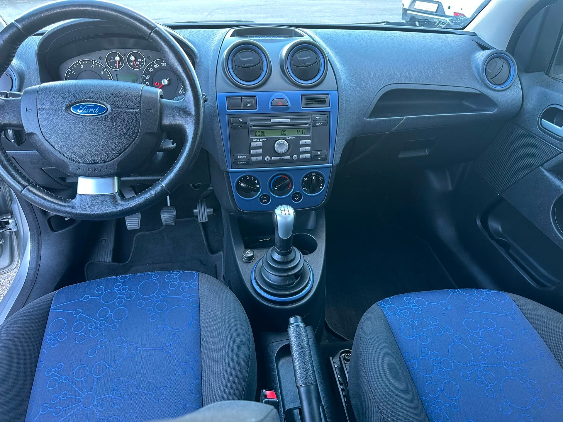 FORD Fiesta 1.4 16V Trend-image-6