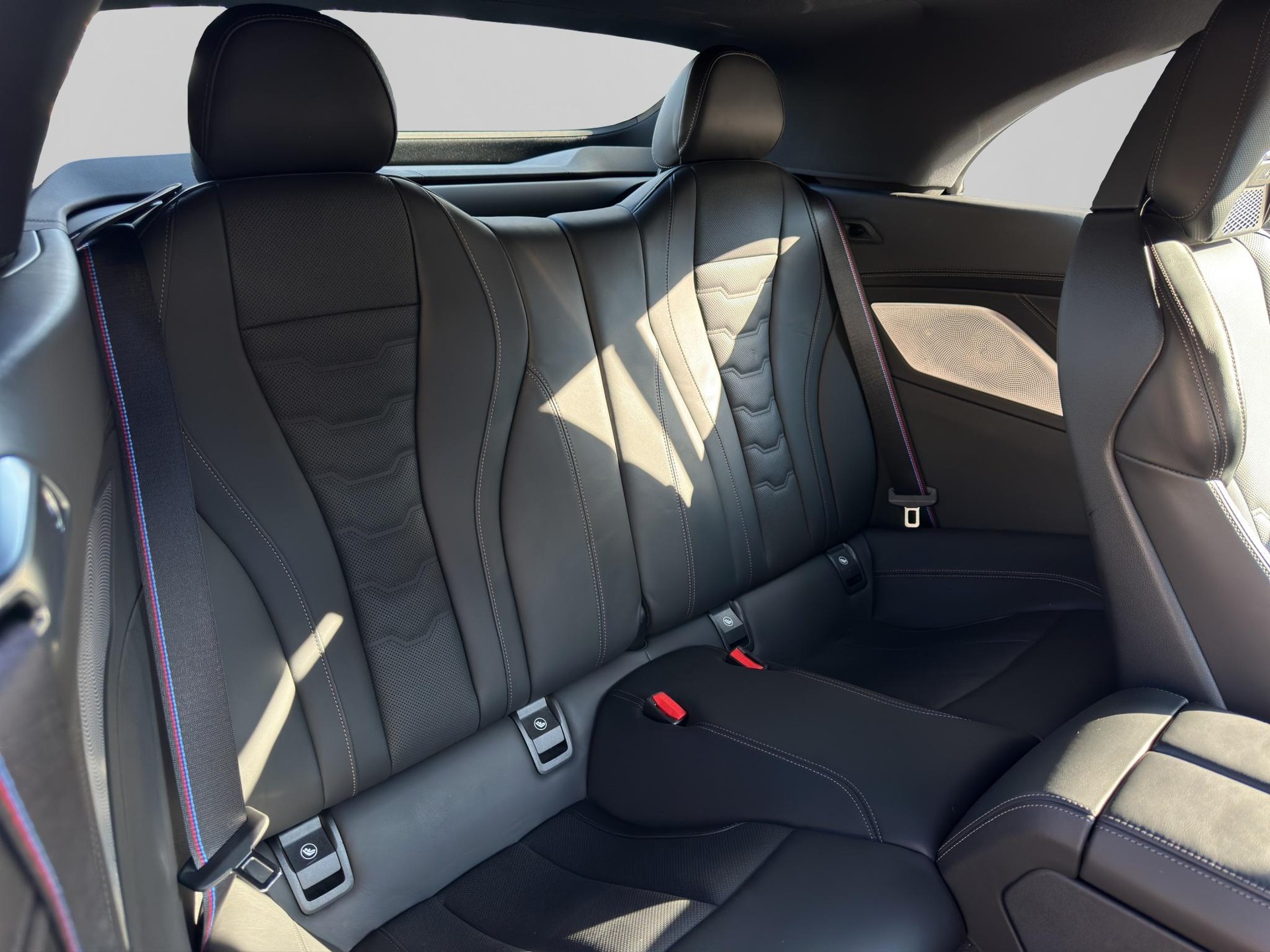 BMW M850i xDrive Cabriolet-image-21