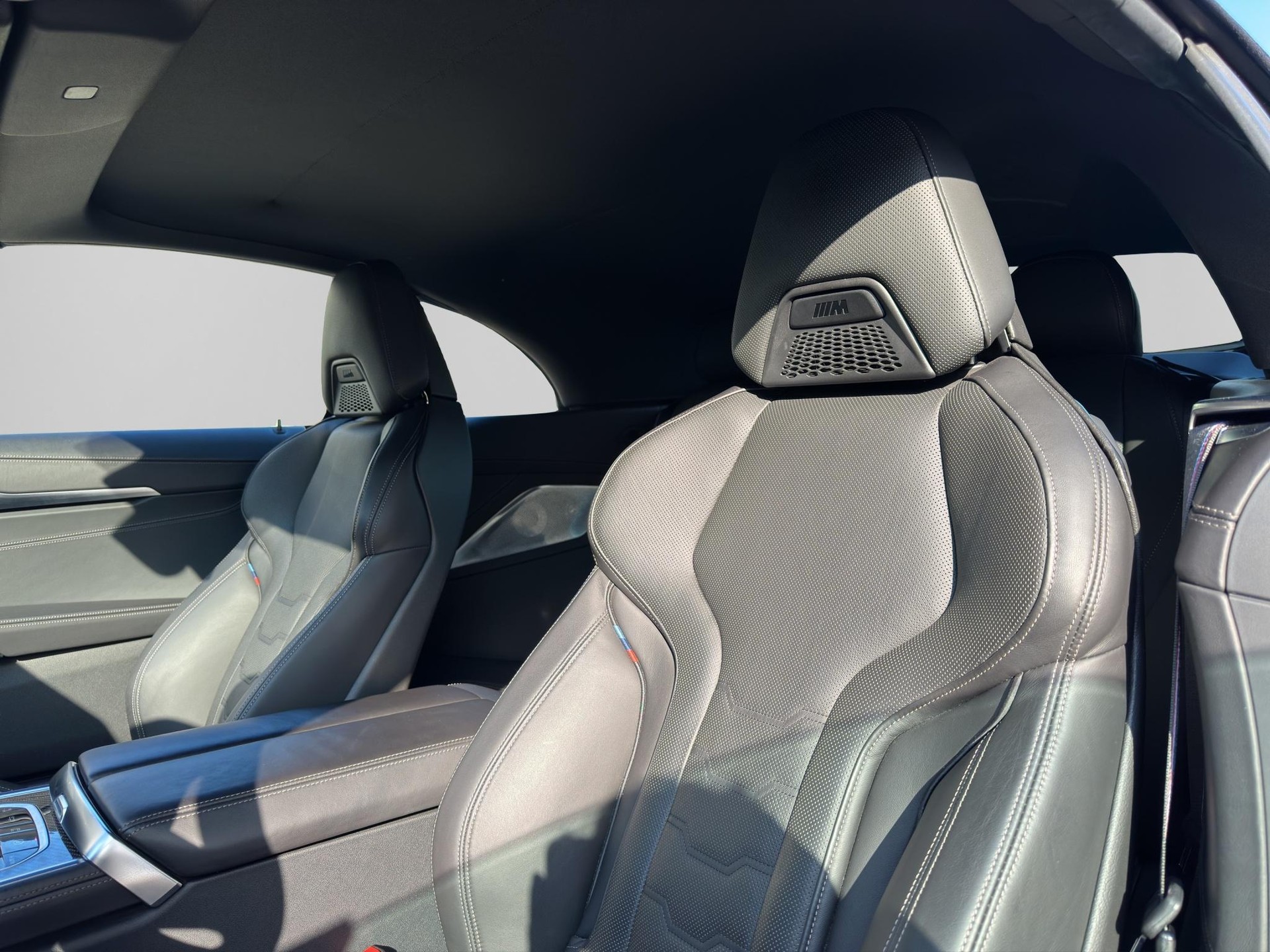 BMW M850i xDrive Cabriolet-image-12