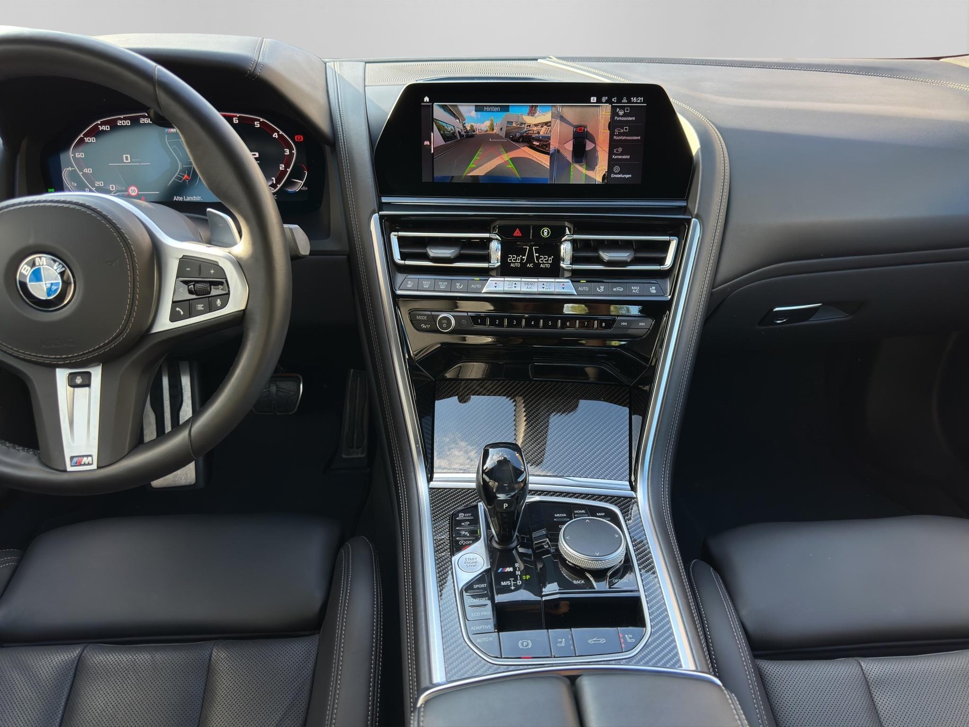 BMW M850i xDrive Cabriolet-image-16