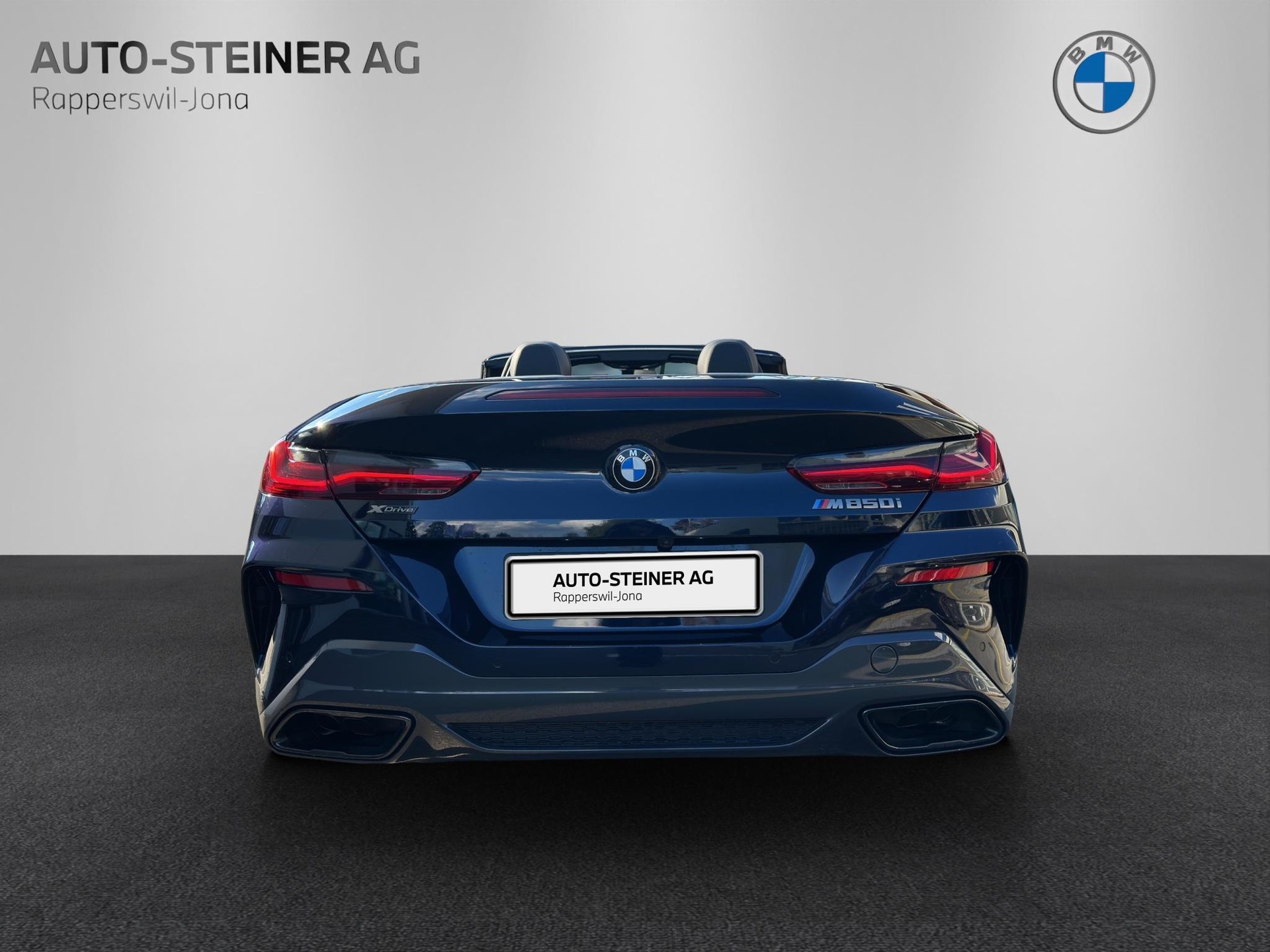 BMW M850i xDrive Cabriolet-showroom-element-3