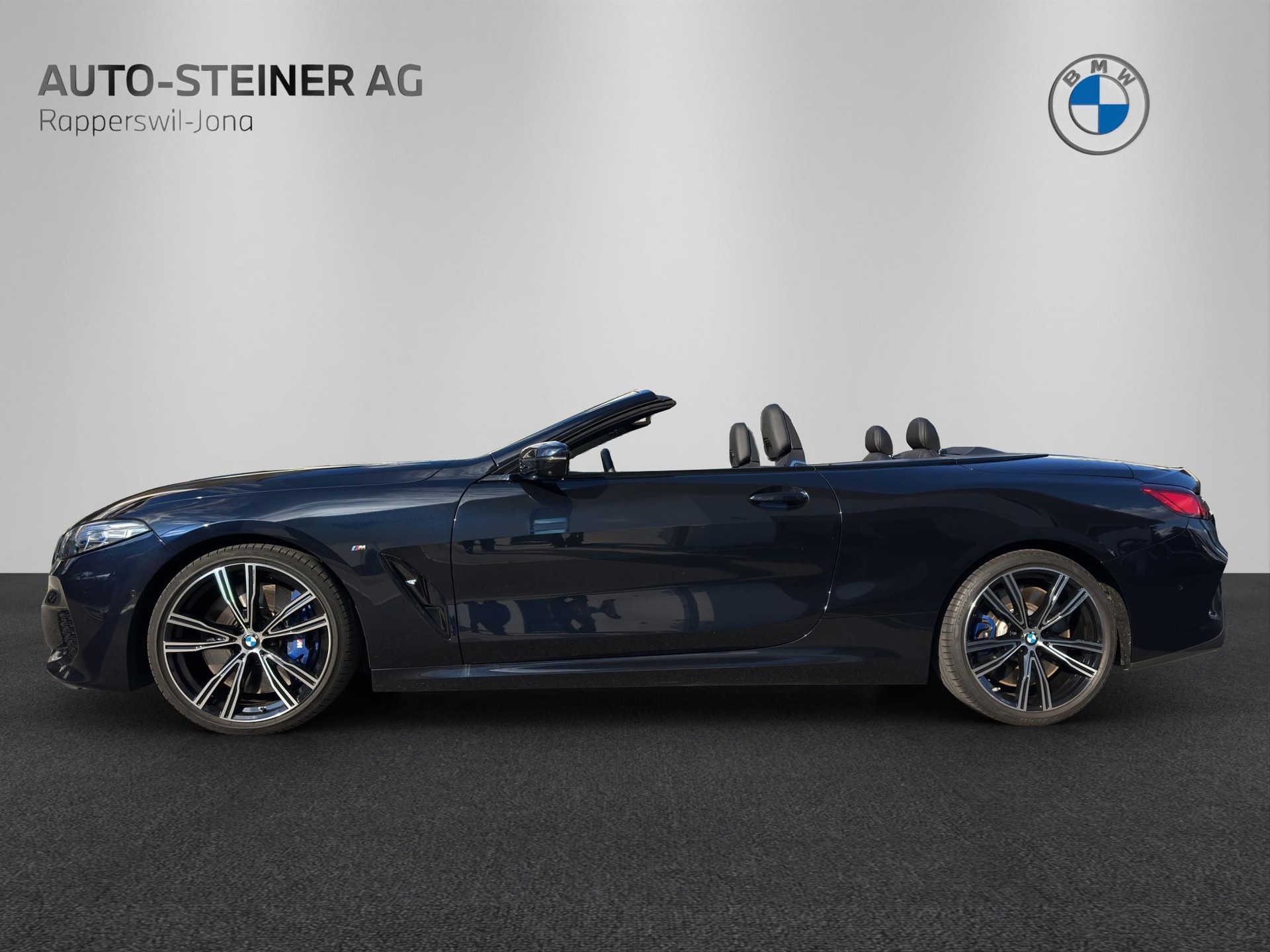 BMW M850i xDrive Cabriolet-showroom-element-1