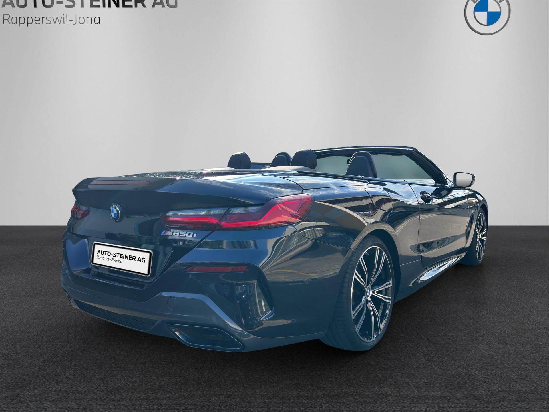 BMW M850i xDrive Cabriolet-image-4