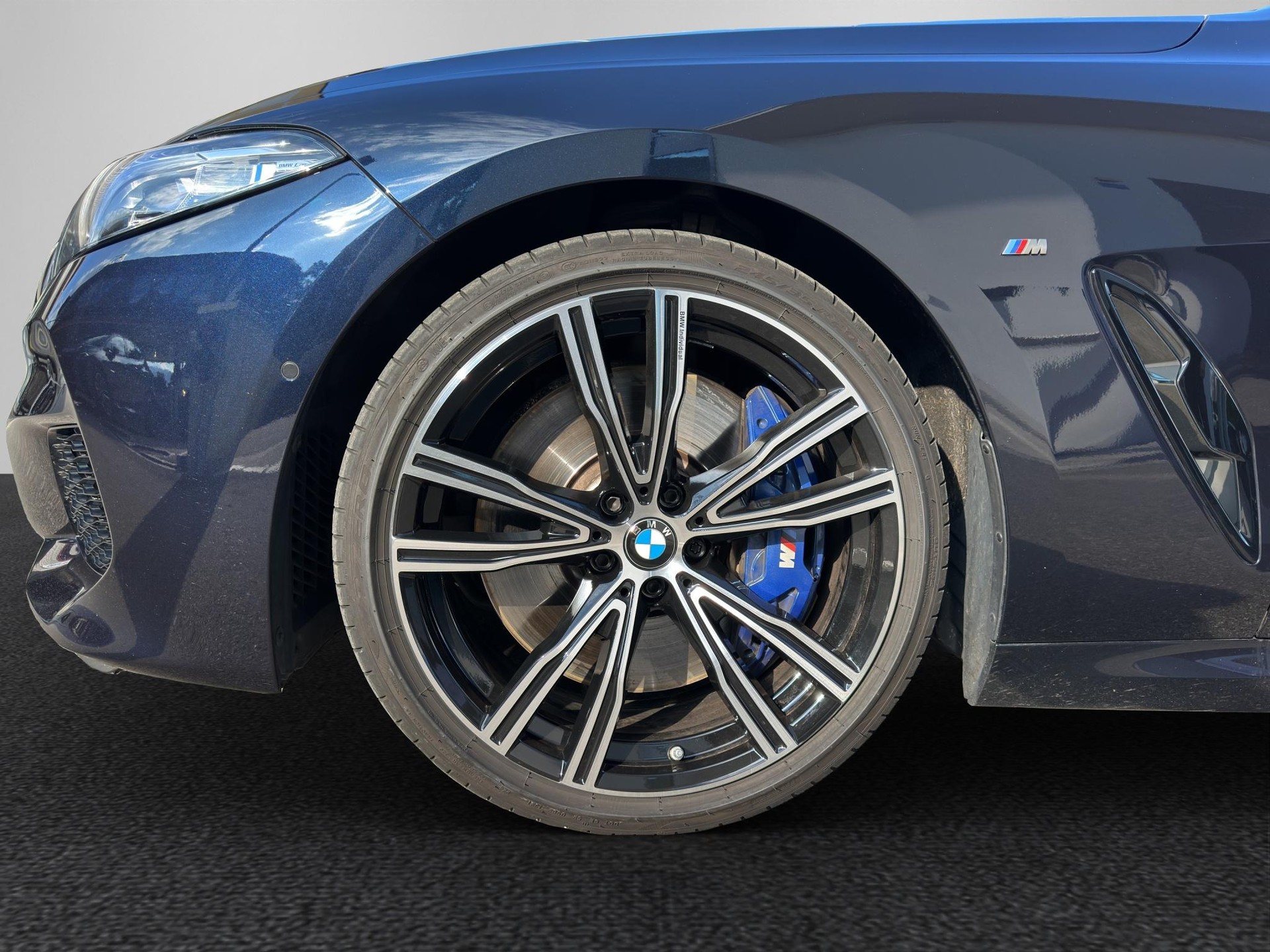 BMW M850i xDrive Cabriolet-image-10