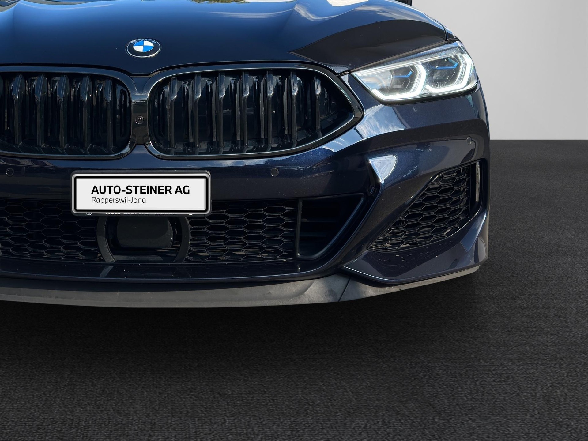BMW M850i xDrive Cabriolet-image-8