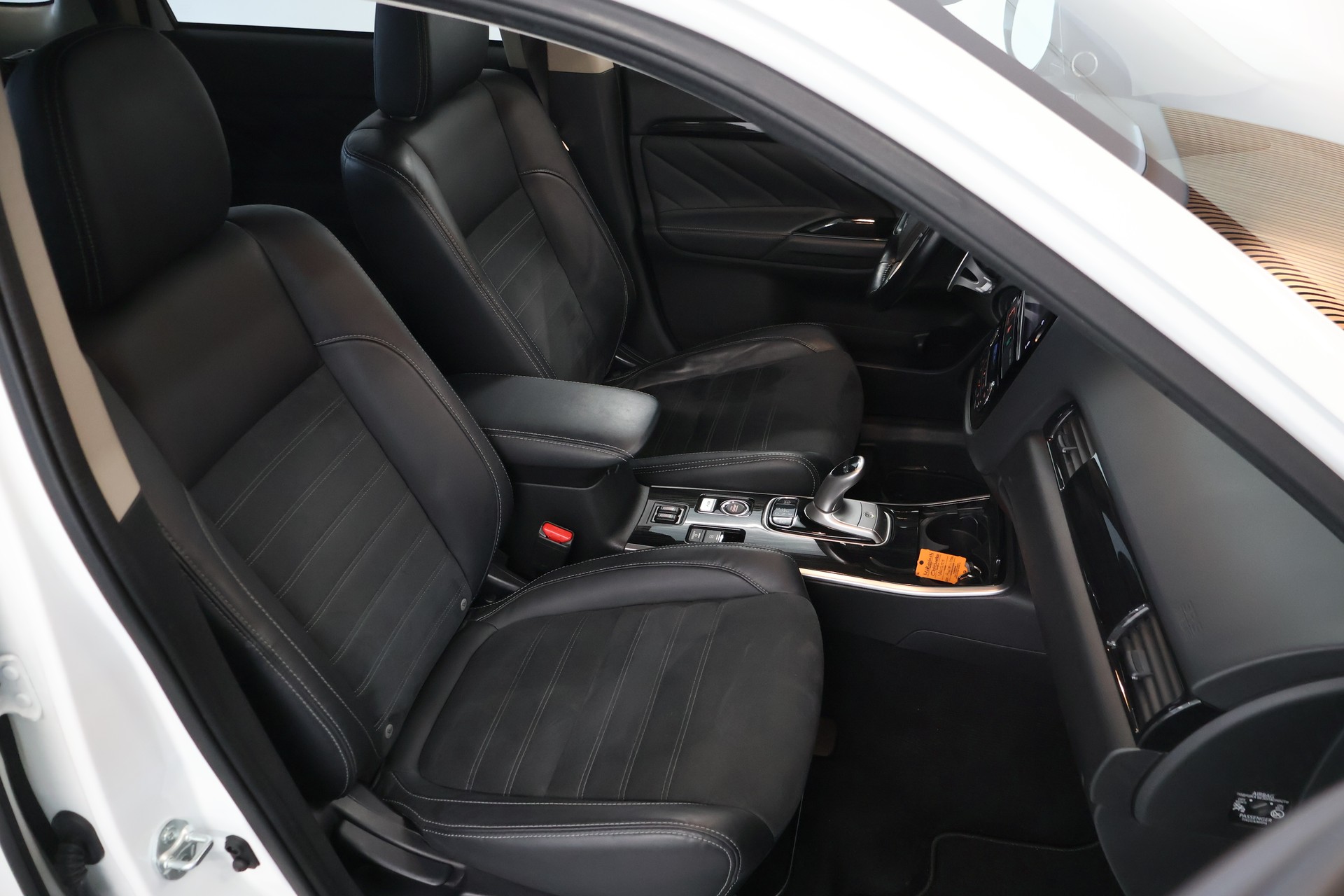 MITSUBISHI Outlander 2.0 PHEV Style 4WD Automatic-image-15