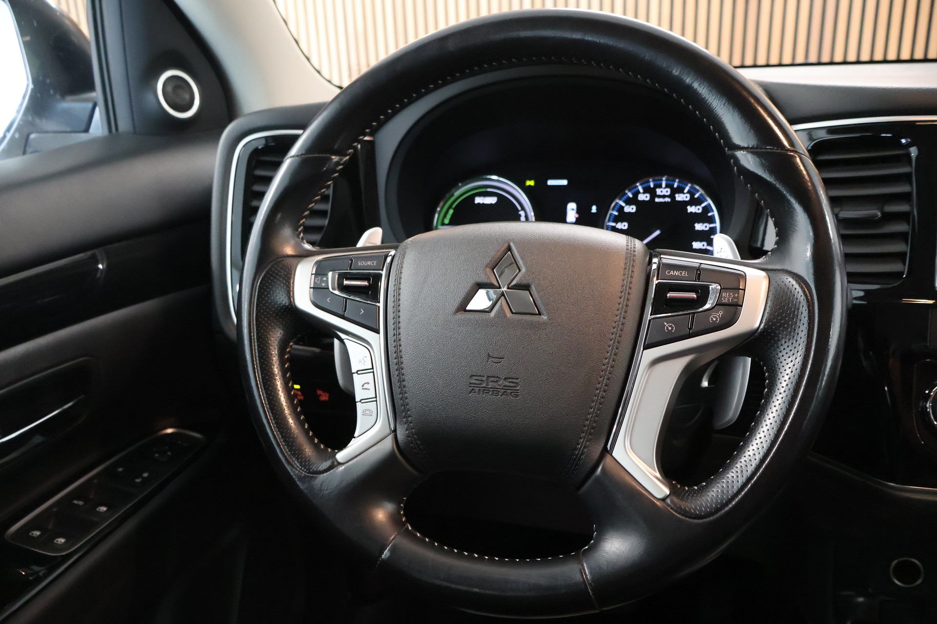 MITSUBISHI Outlander 2.0 PHEV Style 4WD Automatic-image-17