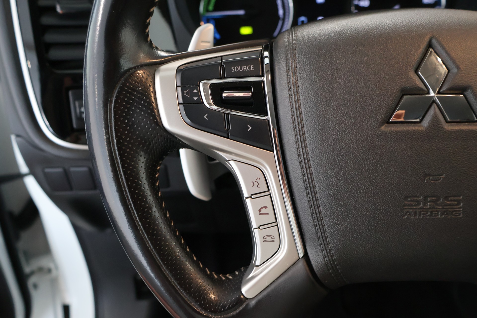 MITSUBISHI Outlander 2.0 PHEV Style 4WD Automatic-image-27