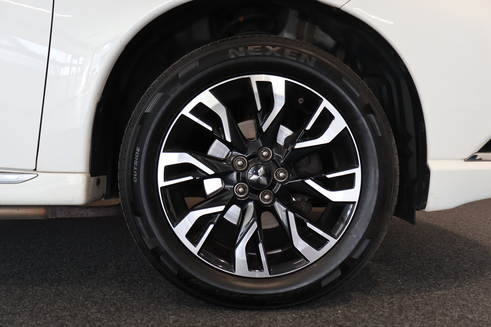 MITSUBISHI Outlander 2.0 PHEV Style 4WD Automatic-image-30