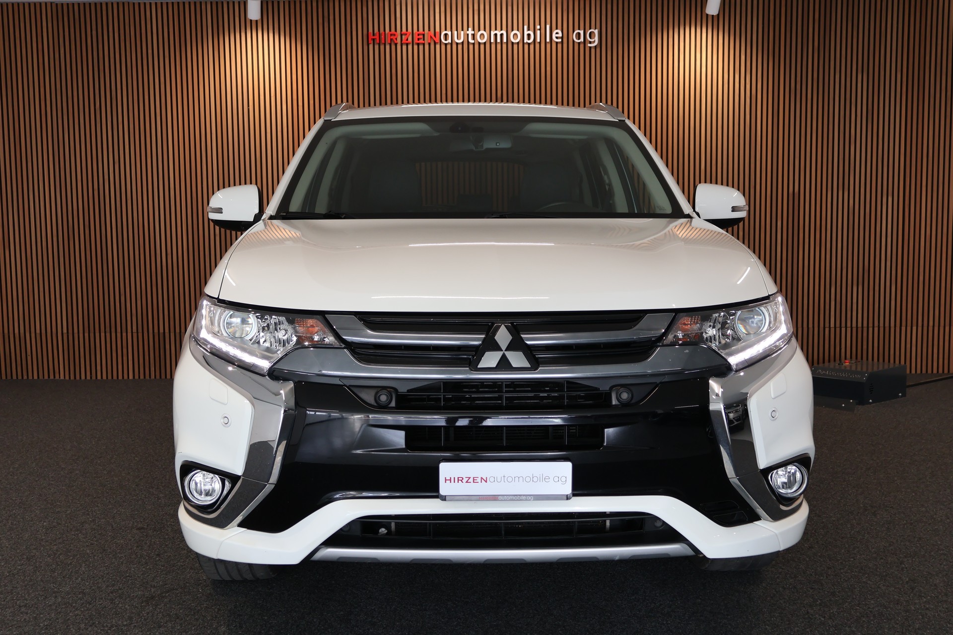 MITSUBISHI Outlander 2.0 PHEV Style 4WD Automatic-image-31