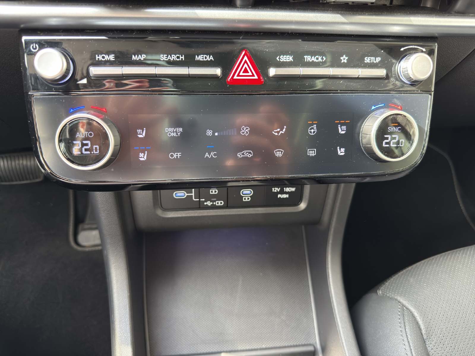 HYUNDAI Tucson 1.6 T-GDi HEV Vertex Swiss Edition 4WD-image-12