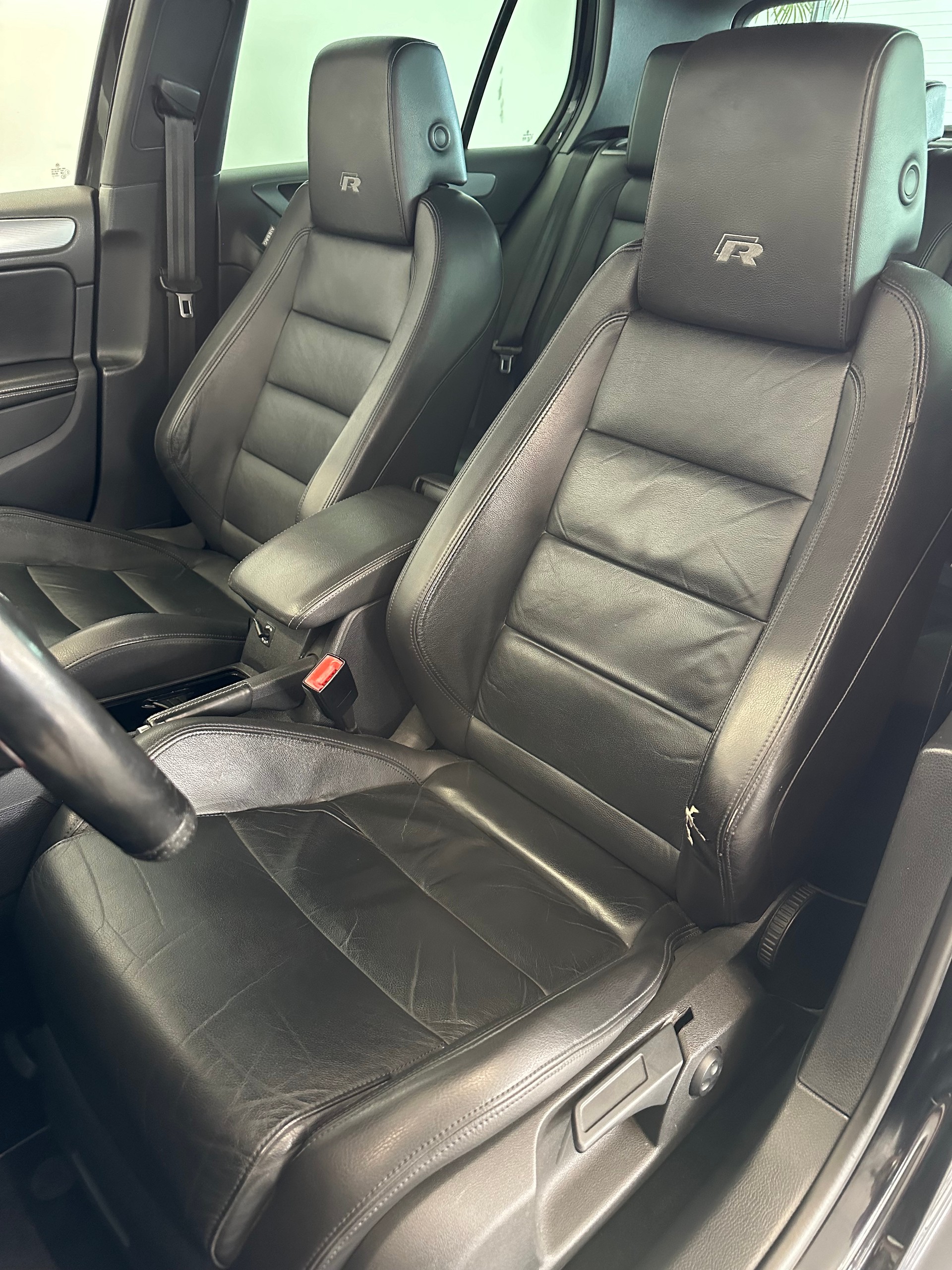 VW Golf 2.0 TSI R 4Motion DSG-image-10