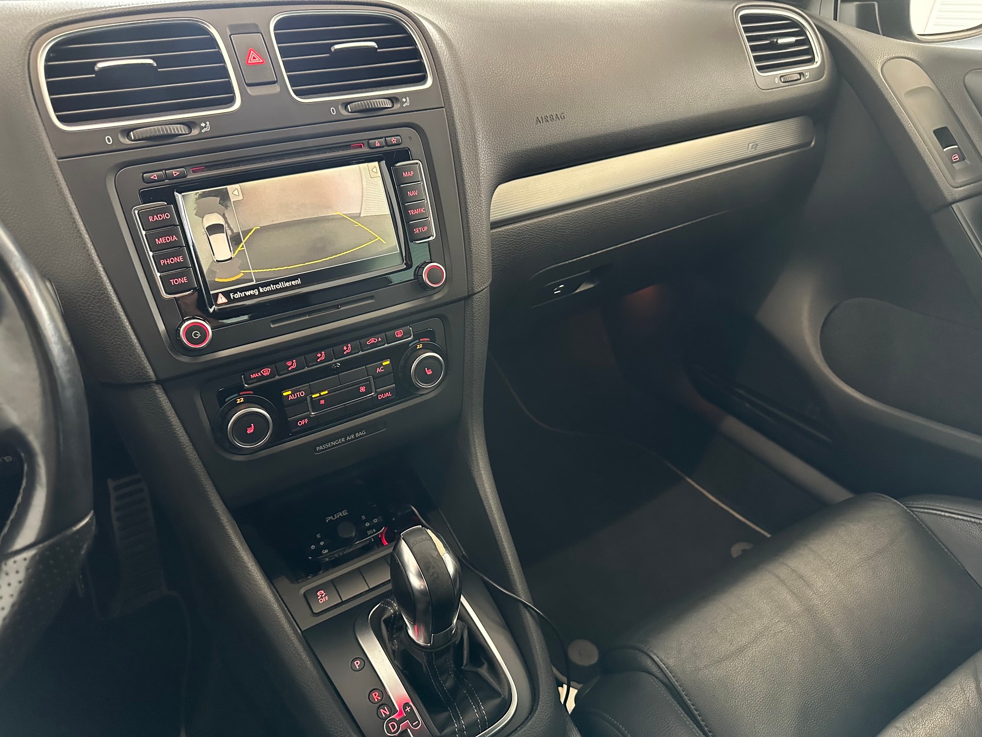 VW Golf 2.0 TSI R 4Motion DSG-image-11