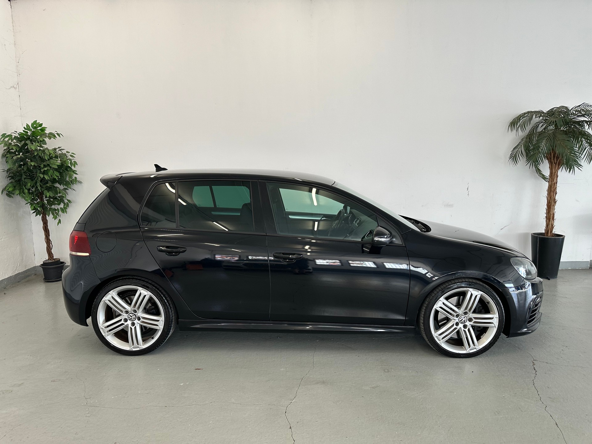 VW Golf 2.0 TSI R 4Motion DSG-image-4