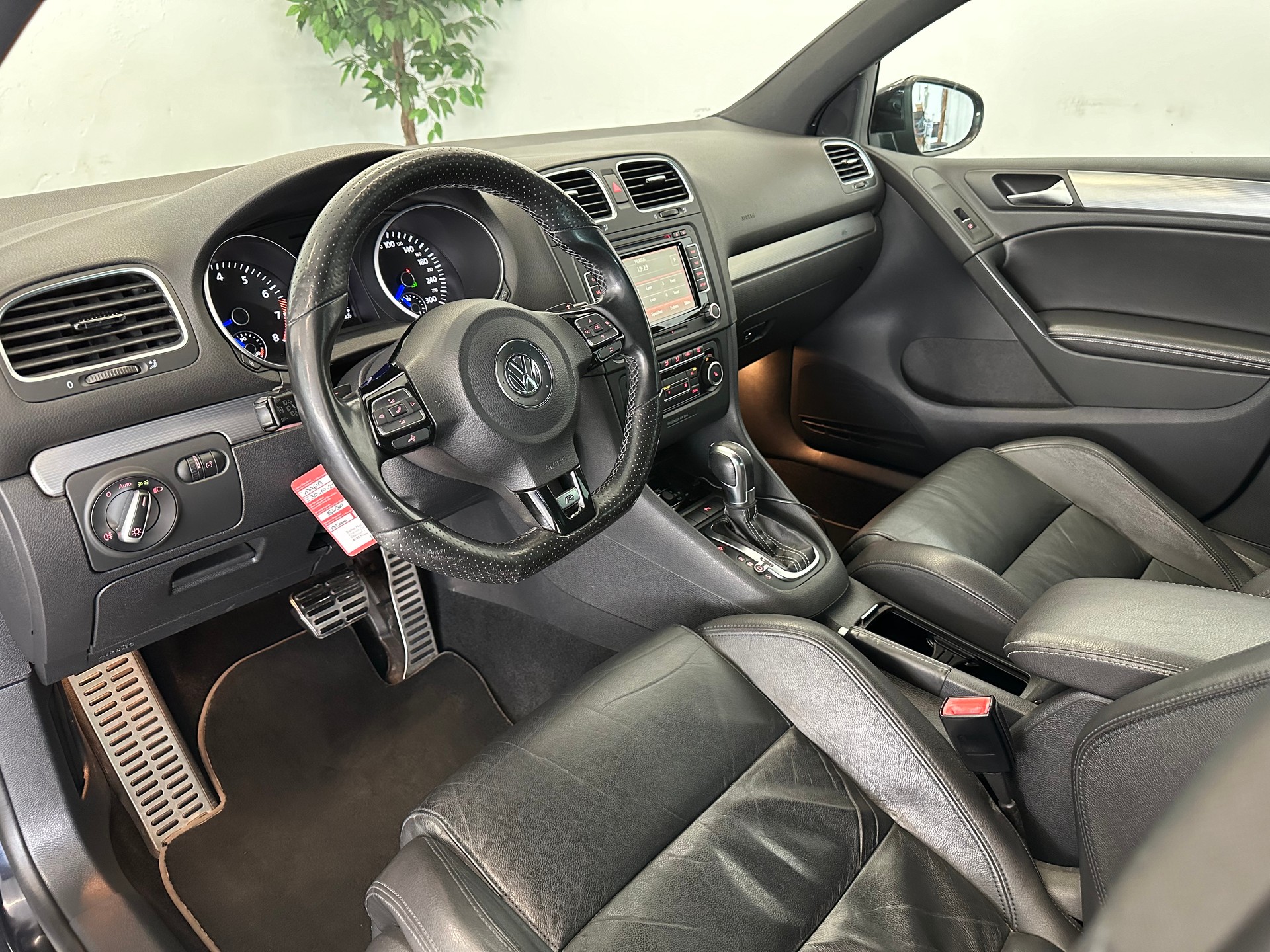 VW Golf 2.0 TSI R 4Motion DSG-image-9
