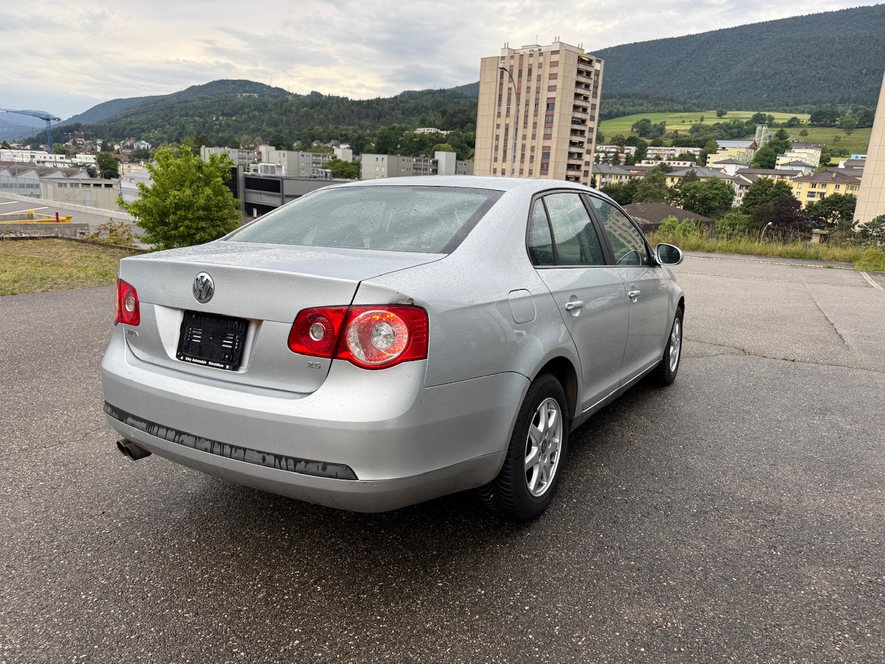 VW 2.5 Jetta-image-6