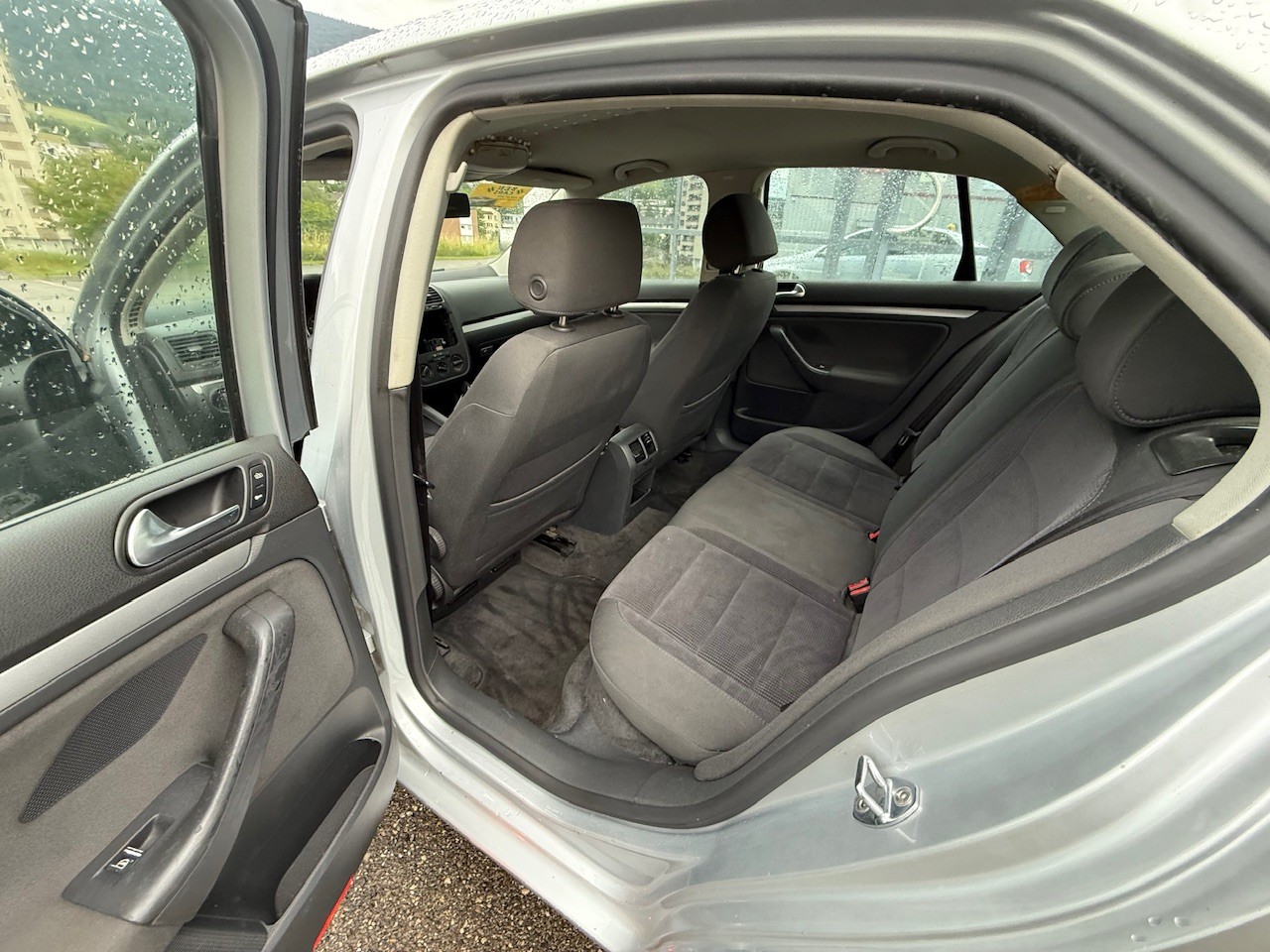 VW 2.5 Jetta-image-8