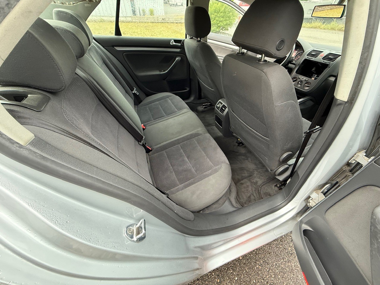 VW 2.5 Jetta-image-10