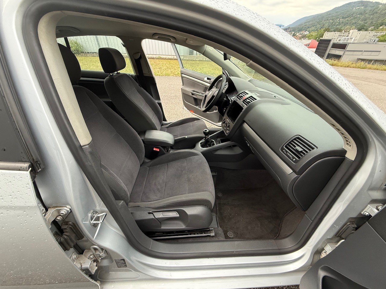 VW 2.5 Jetta-image-11