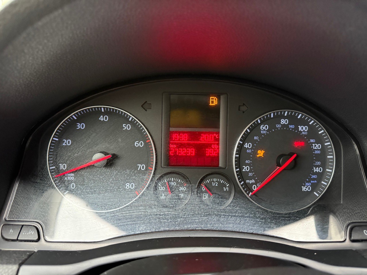 VW 2.5 Jetta-image-13