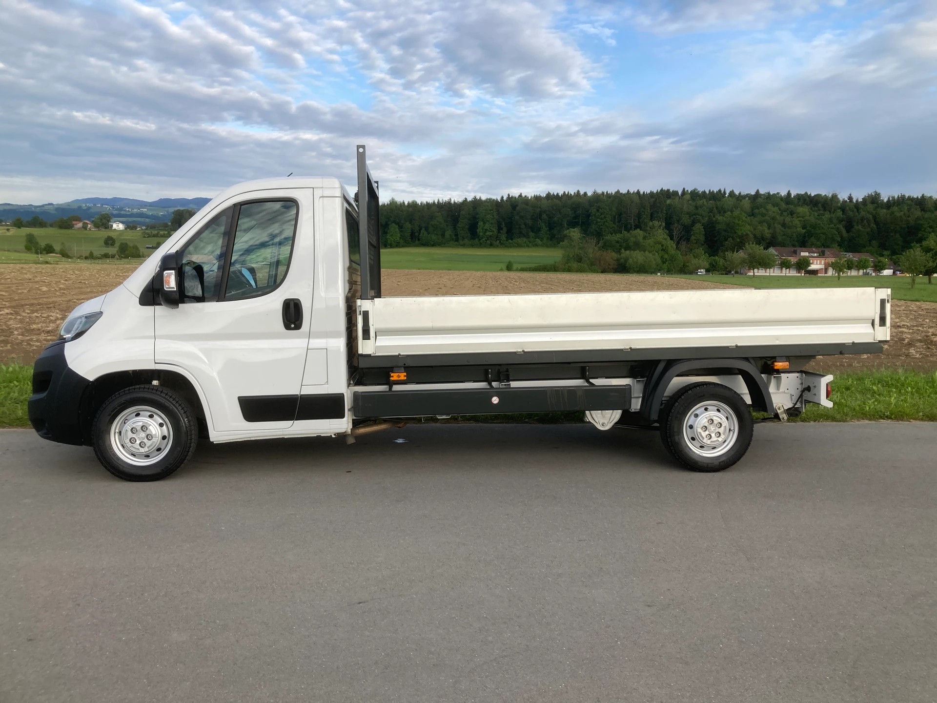 PEUGEOT Boxer 2.2 HDI 335 Pro L3 Brücke mit Anhängerkupplung-image-4